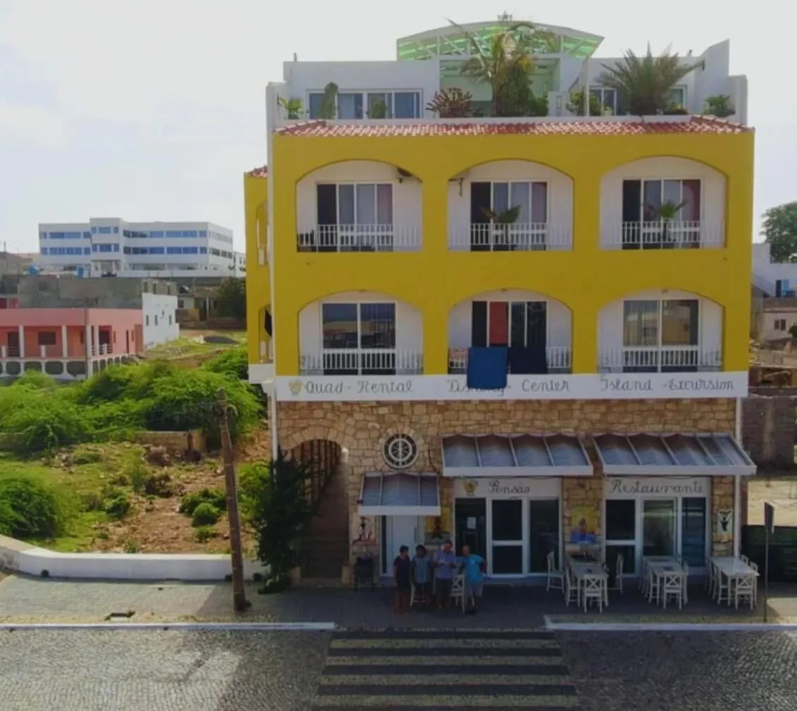 Property building in Pensão Big Game Maio Vila do Maio