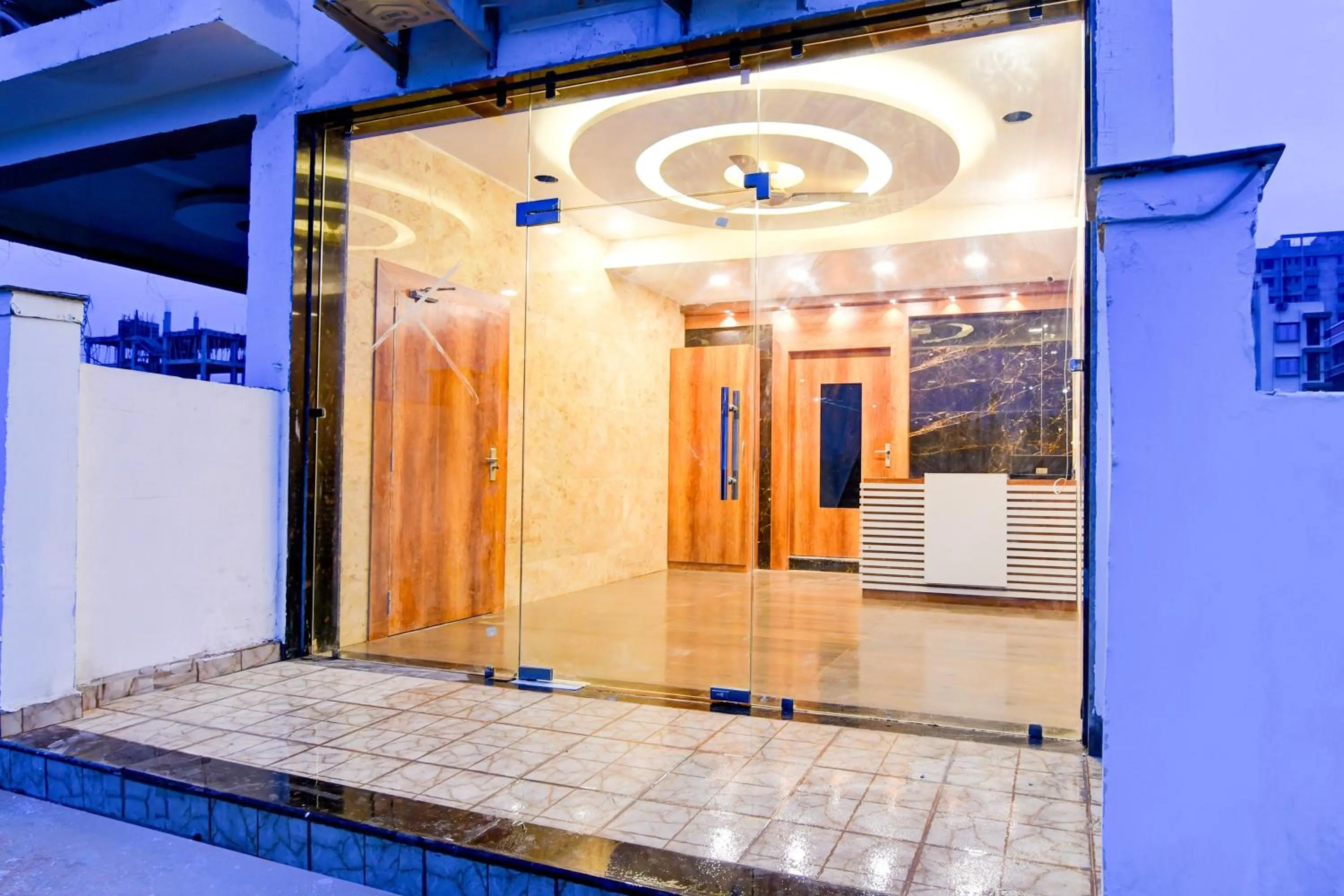 Facade/entrance in Hotel O Grand Inn