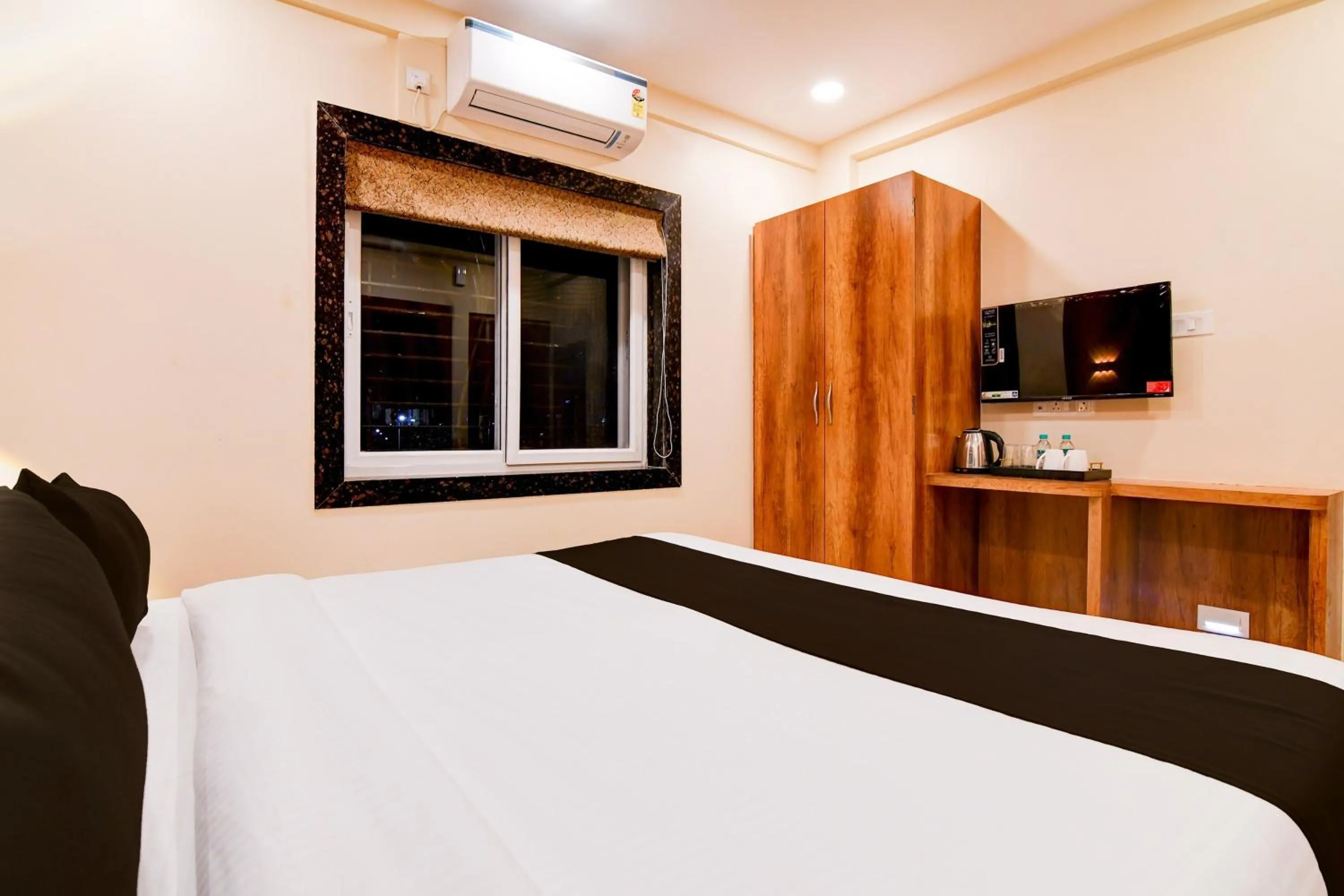 Facade/entrance in Hotel O Grand Inn