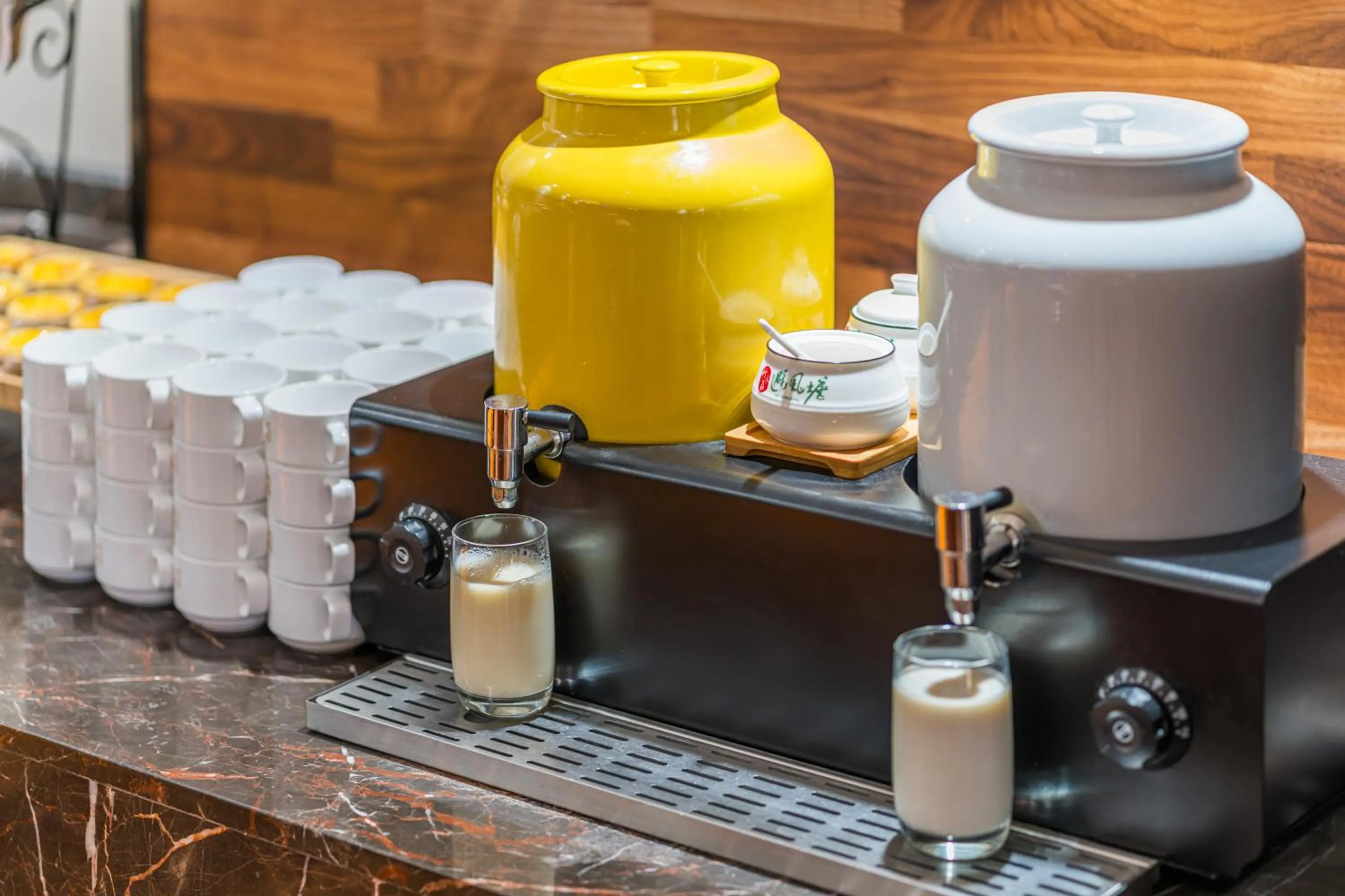 Restaurant/places to eat in GeMei Hotel Luoyang Longmen High-speed Railway Station