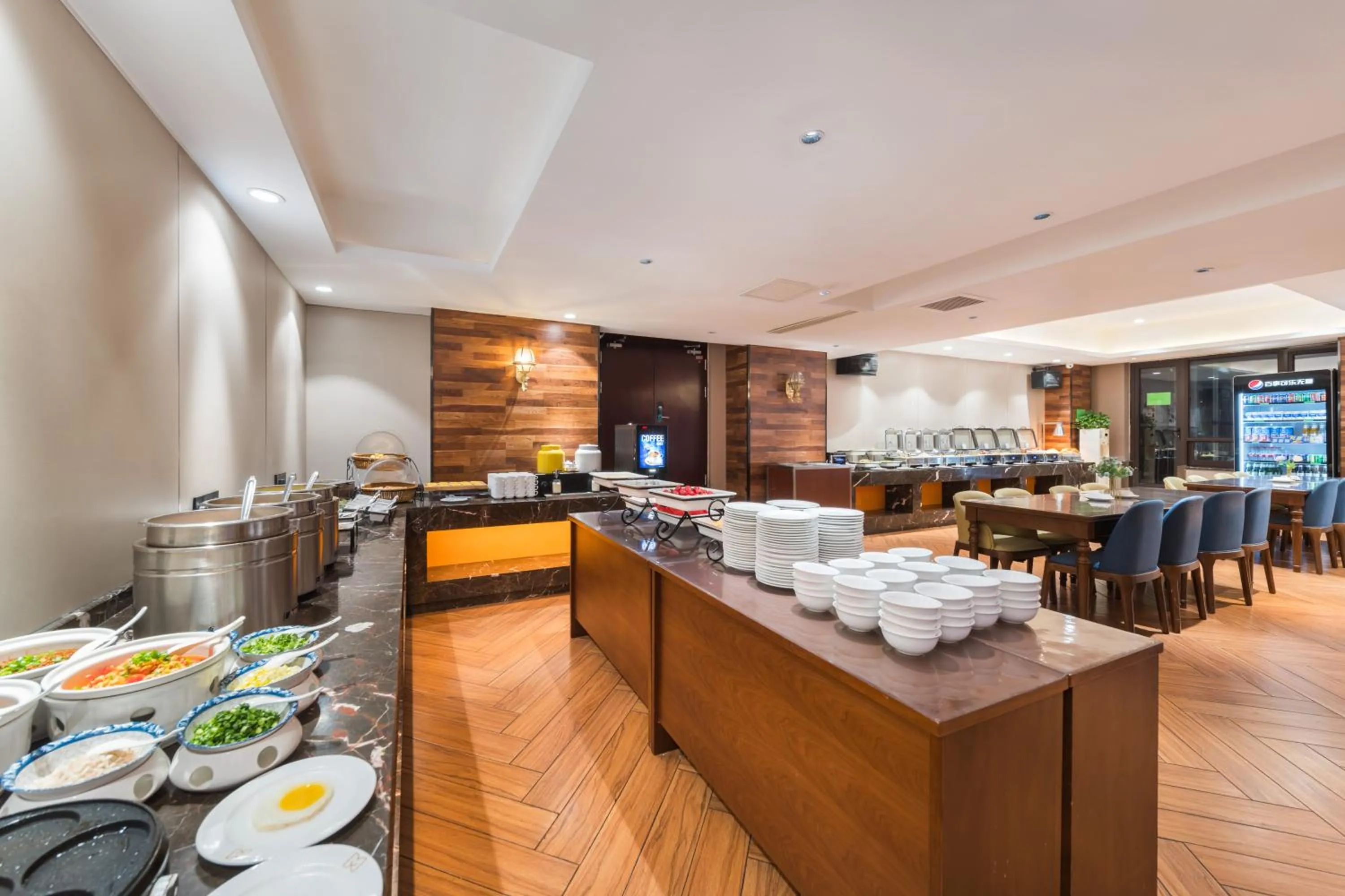 Restaurant/places to eat in GeMei Hotel Luoyang Longmen High-speed Railway Station