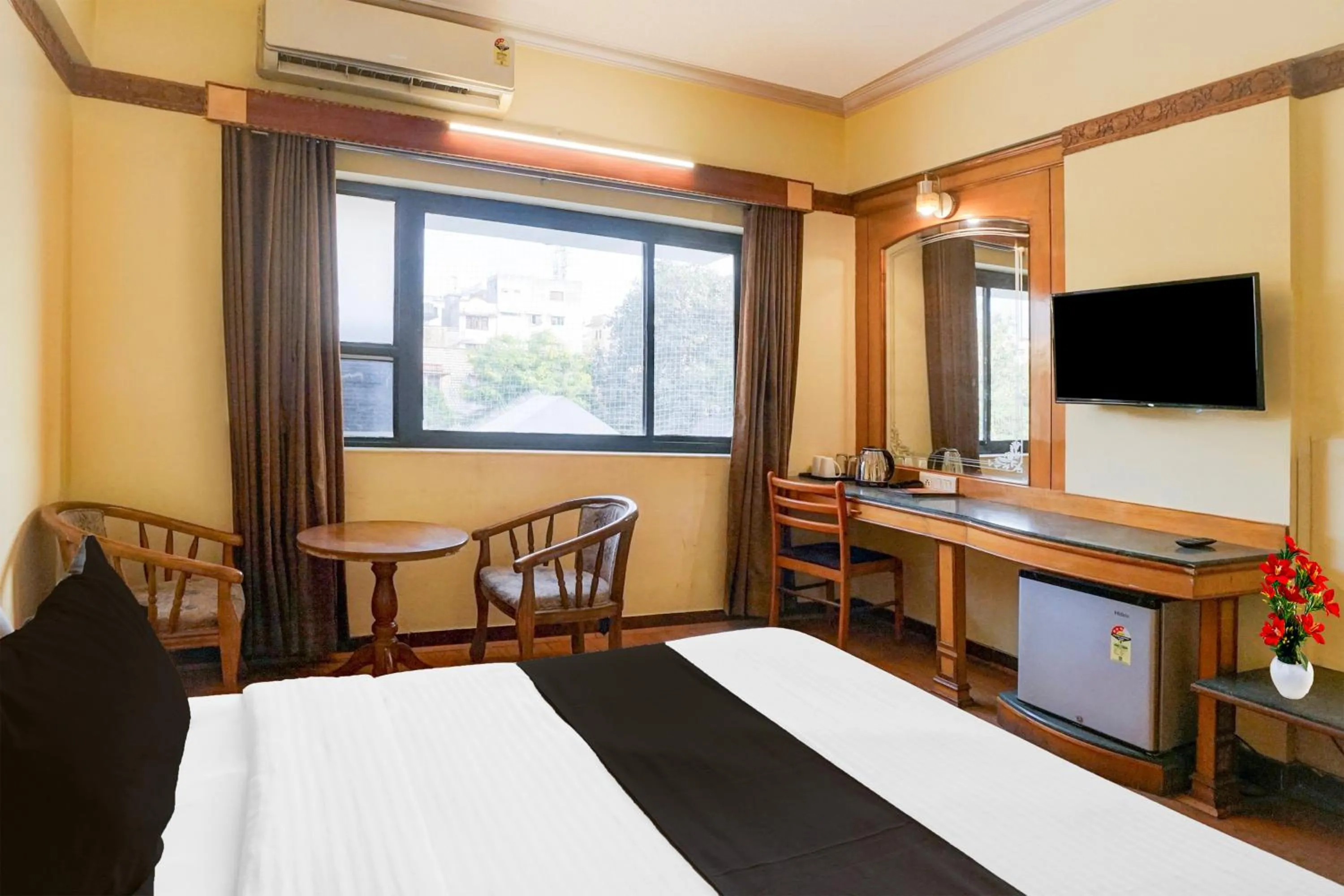 Deluxe Triple Room - single occupancy in Super Townhouse Subhash Nagar Formerly Royal Palazzo