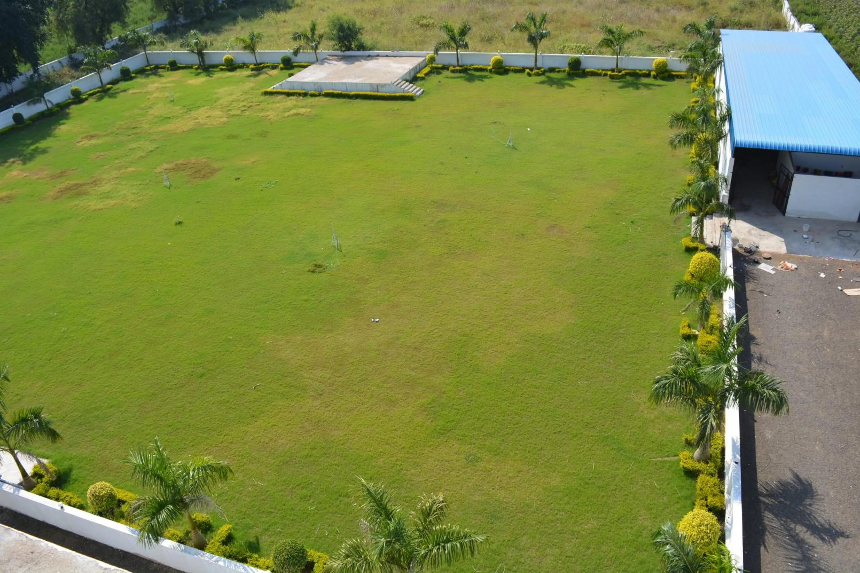 Garden in HOTEL MUSHAK by BAPPA PALACE