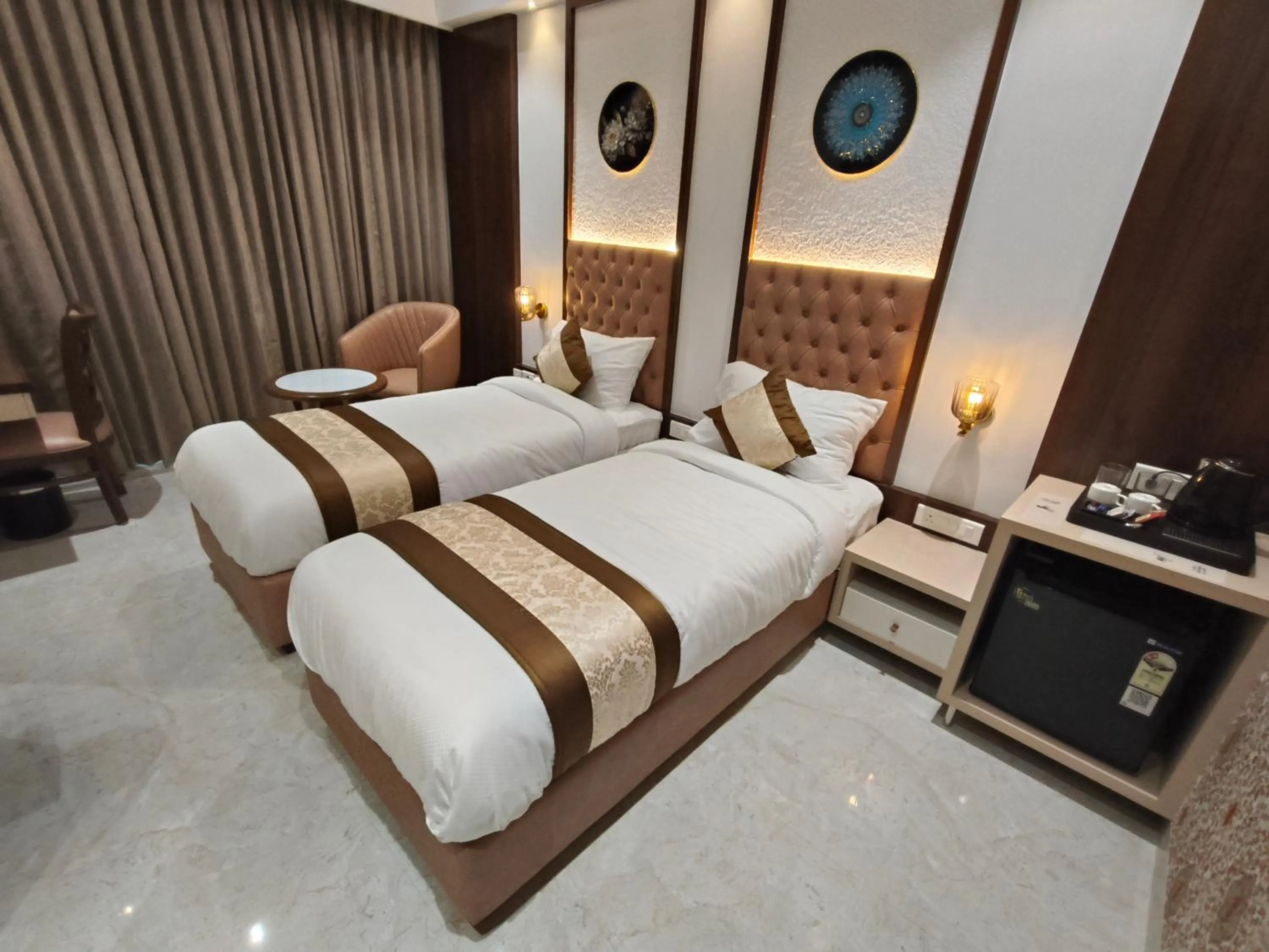 Bedroom, Bed in Hotel Sonesta Suites - Thane