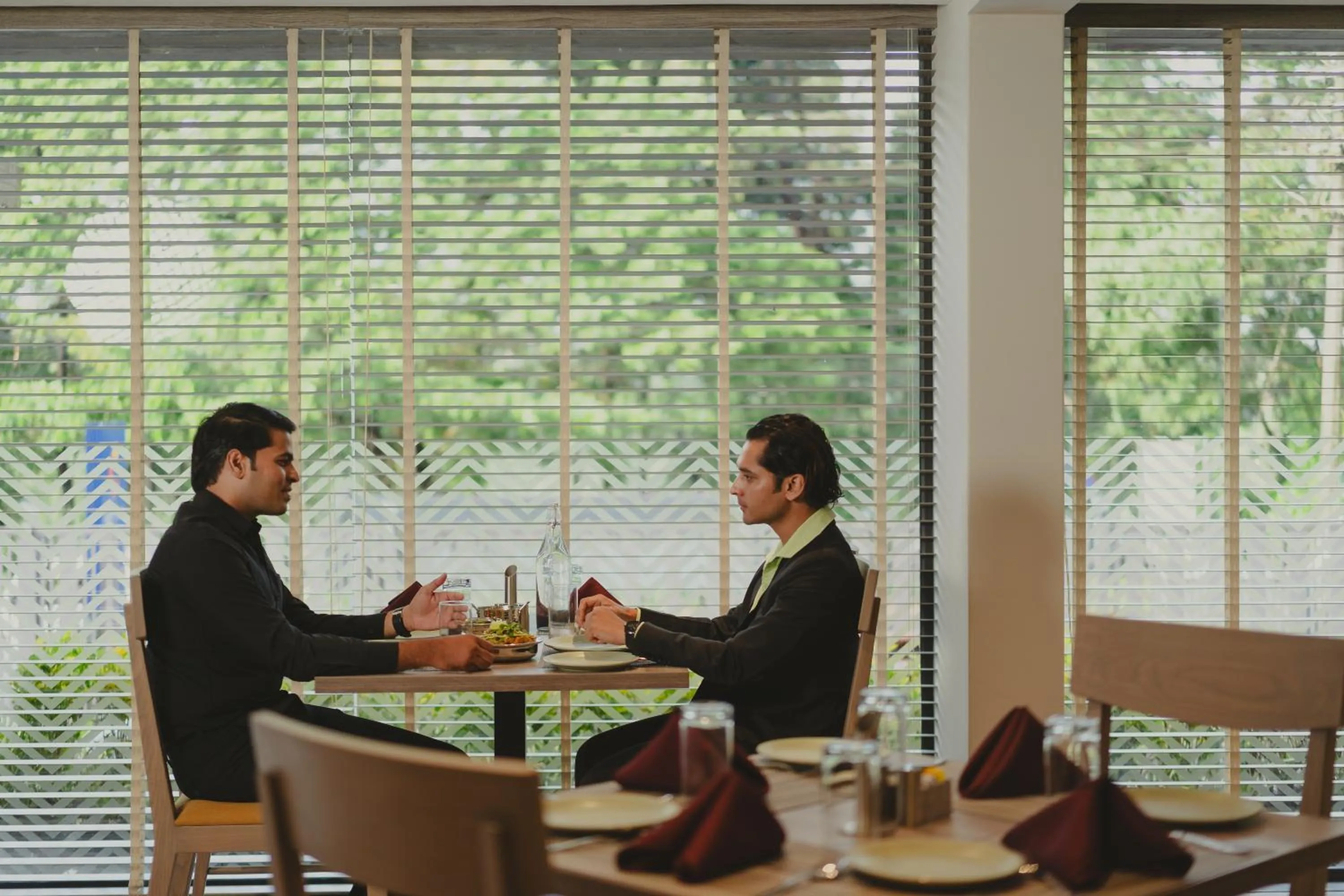 Restaurant/places to eat in Comfort Inn Elite