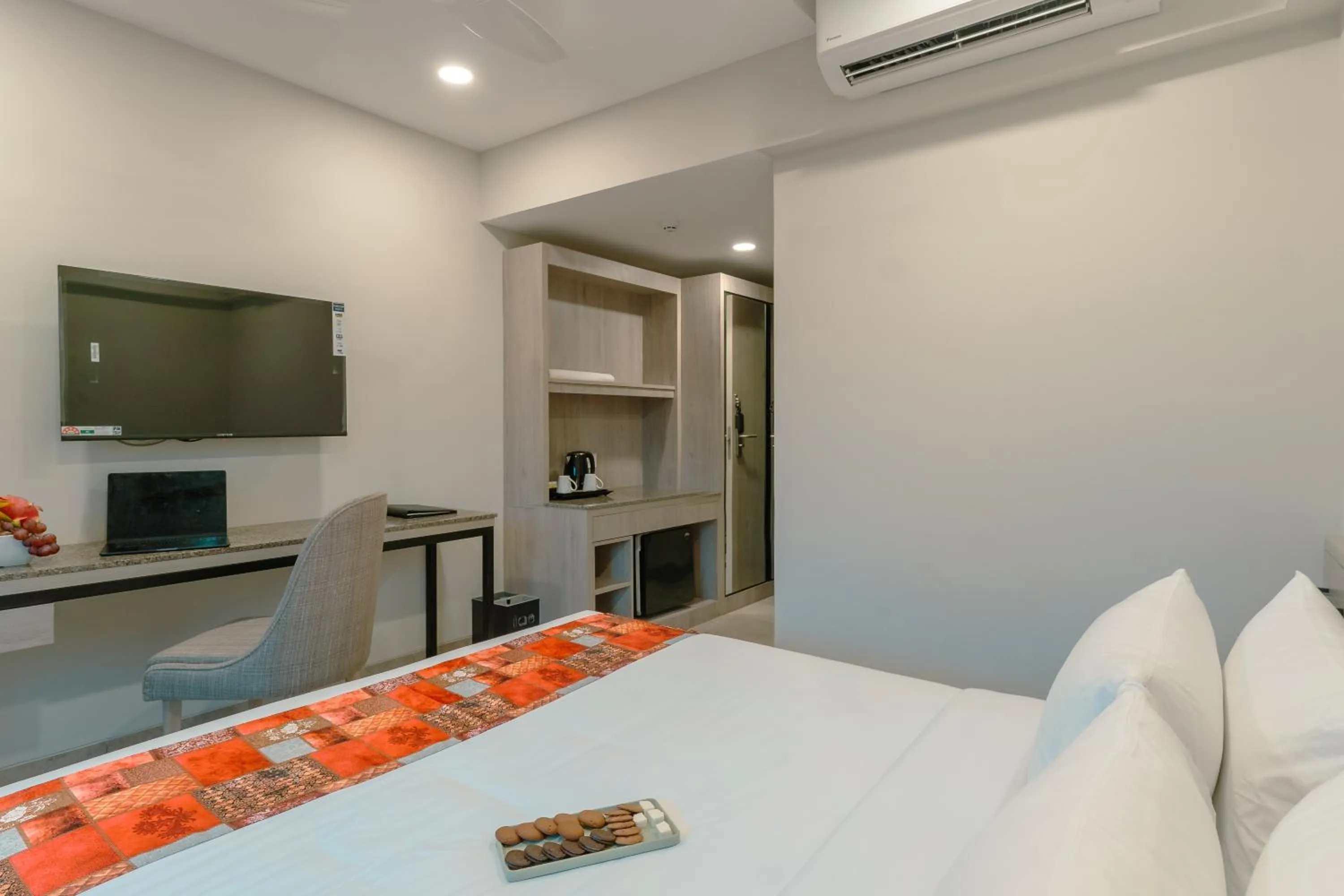 Bedroom, Bed in Comfort Inn Elite