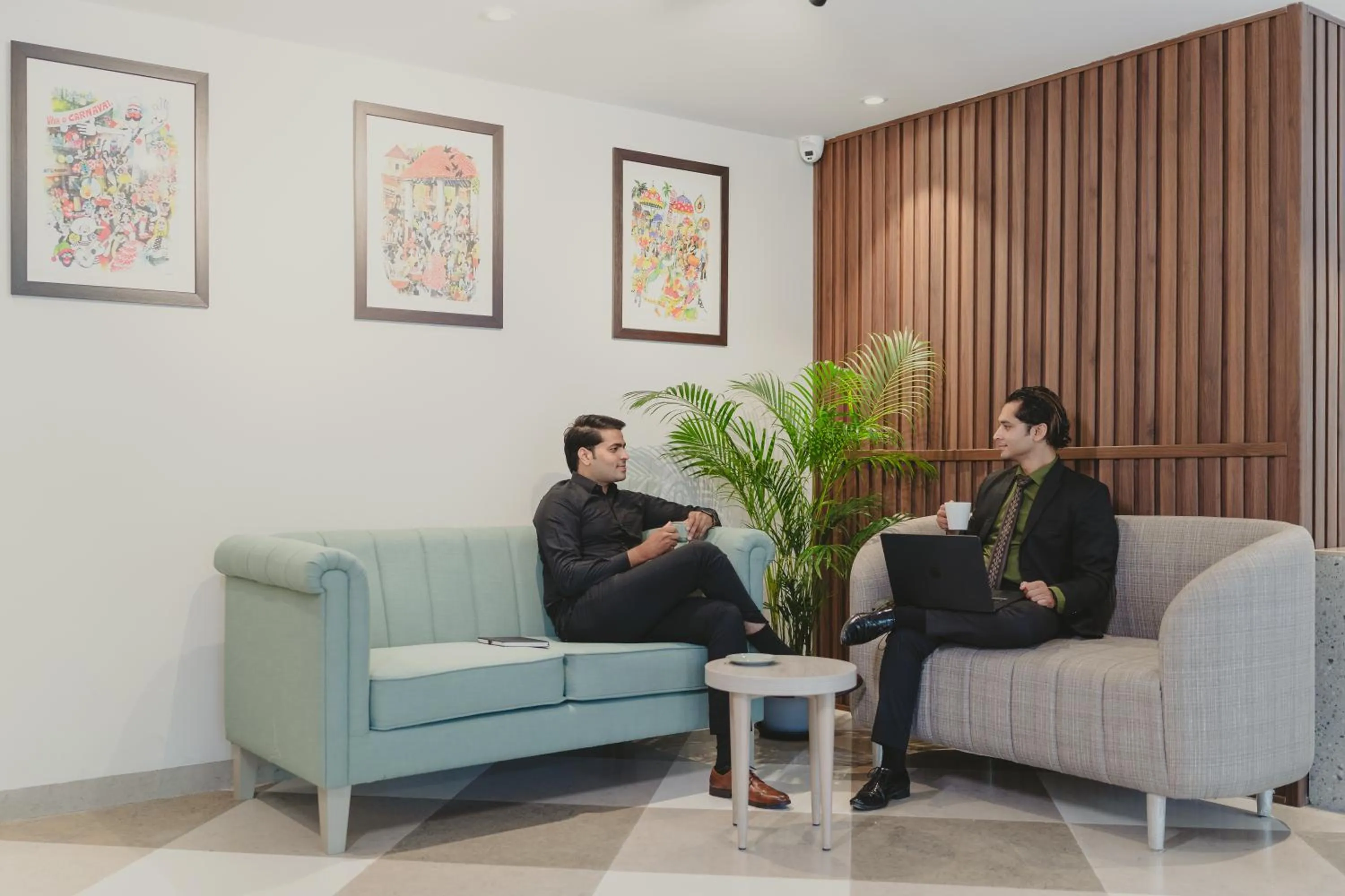 Seating area in Comfort Inn Elite