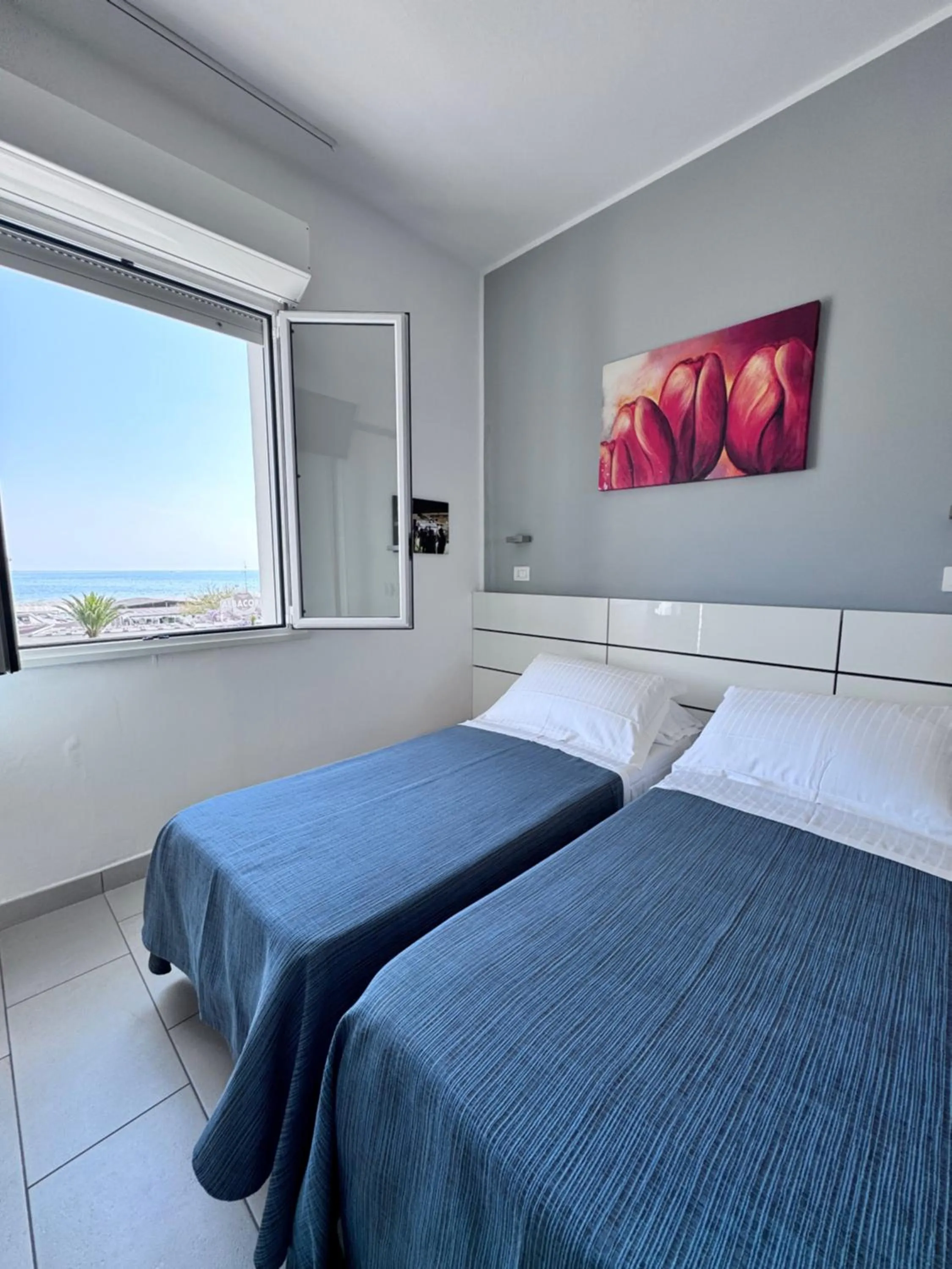 View (from property/room), Bed in Hotel Baya - in centro, sul mare