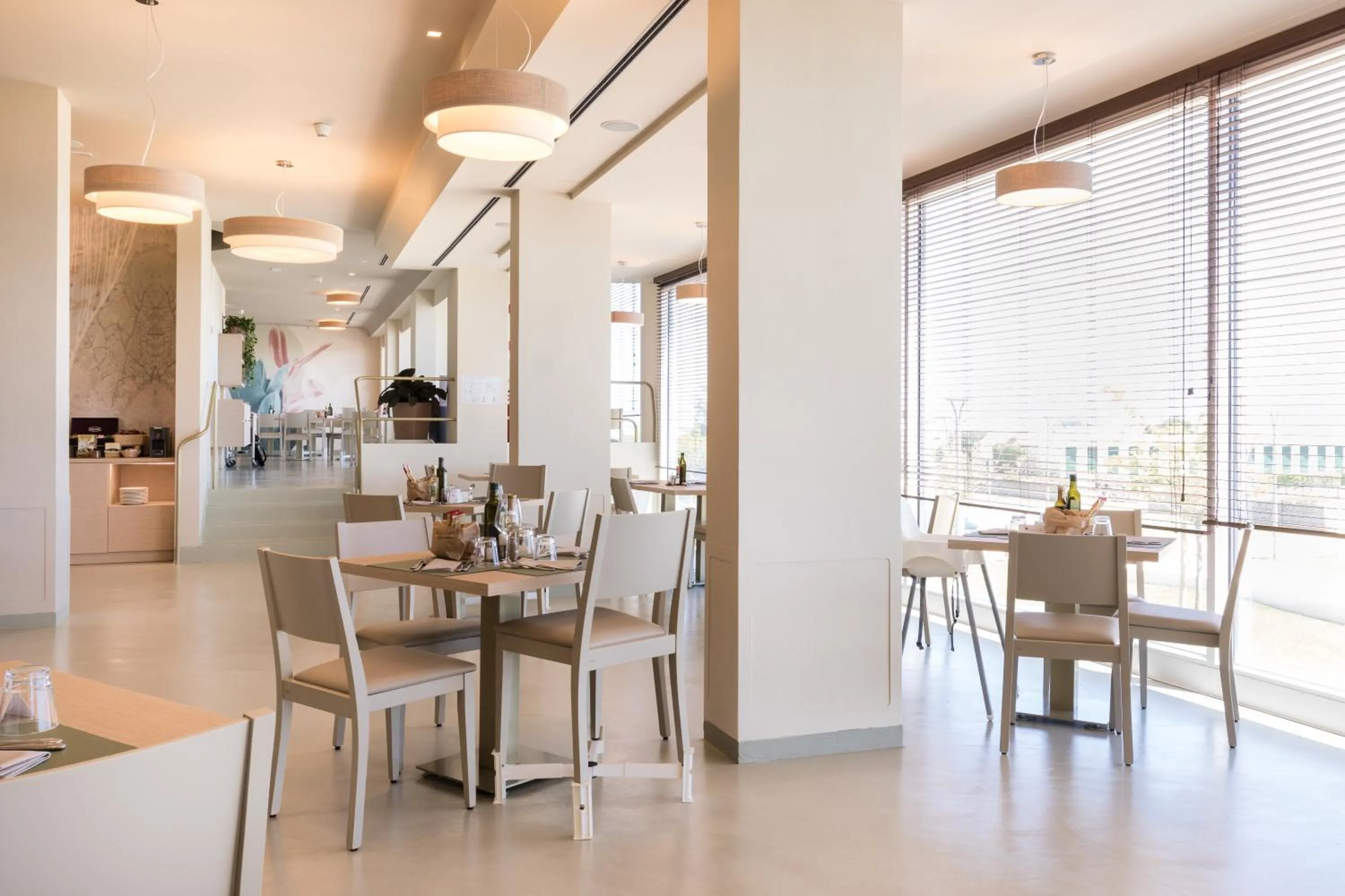 Restaurant/places to eat in Hotel Baya - in centro, sul mare