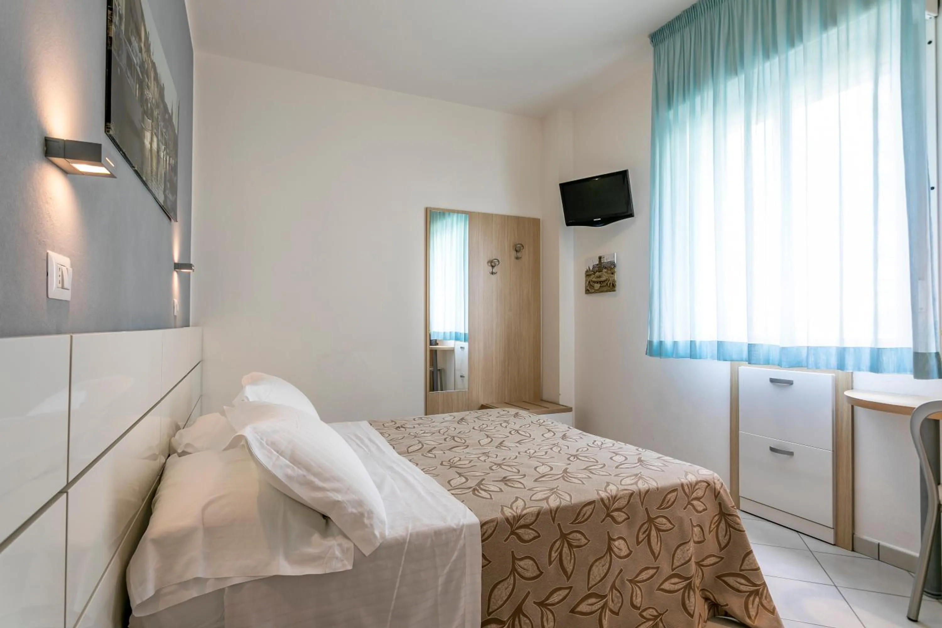 Bed in Hotel Baya - in centro, sul mare
