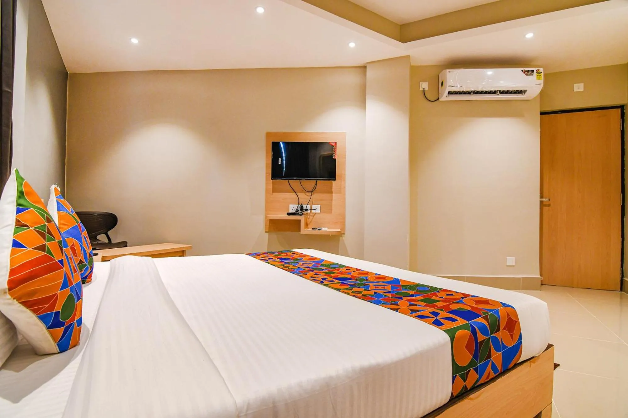 Bed in FabHotel JP - Nr Sataragachhi Railway Station