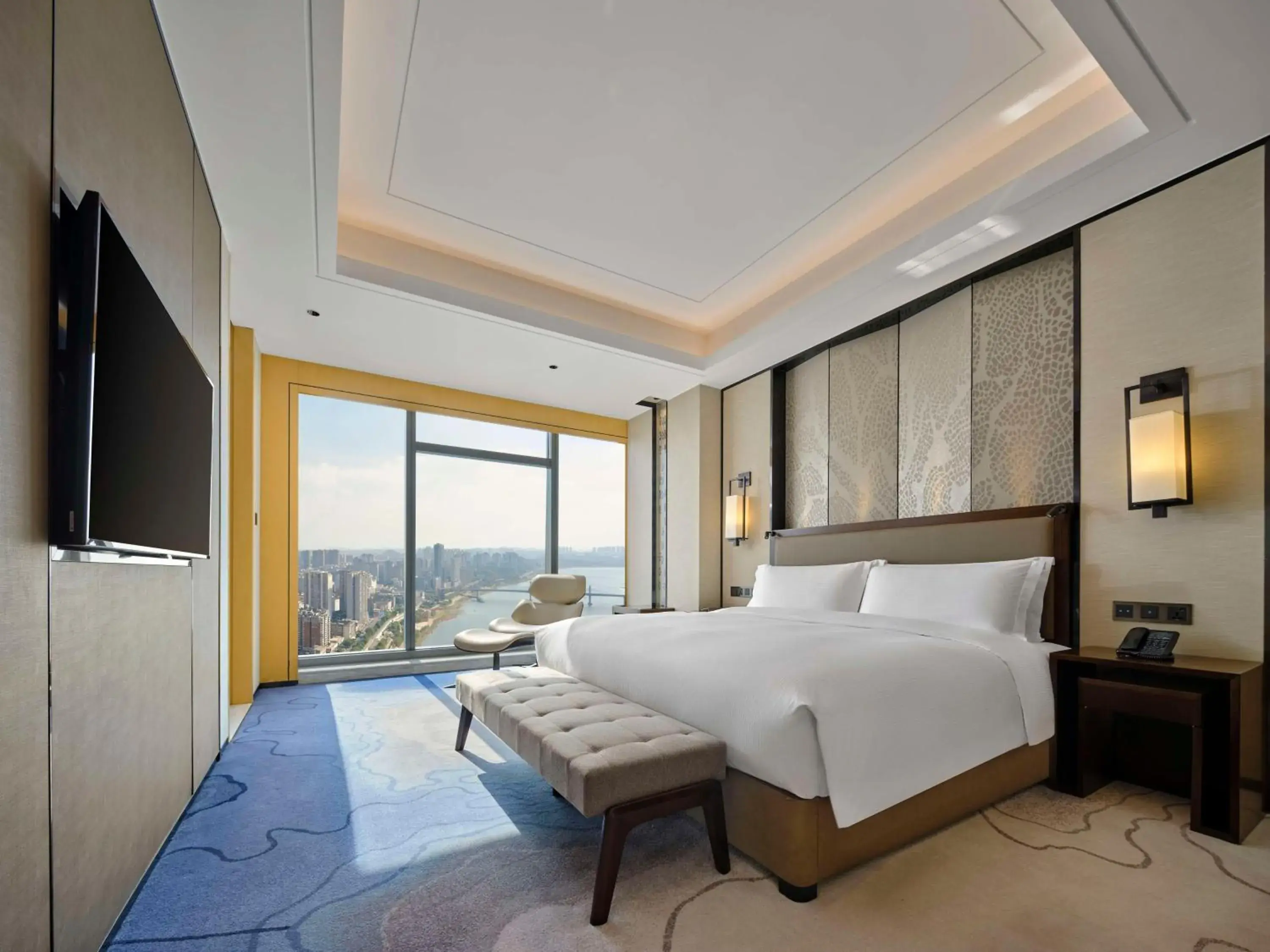 One-Bedroom Deluxe King Suite - Lounge Access in Hilton Zhuzhou One-Bedroom Deluxe King Suite - Lounge Access in Hilton Zhuzhou