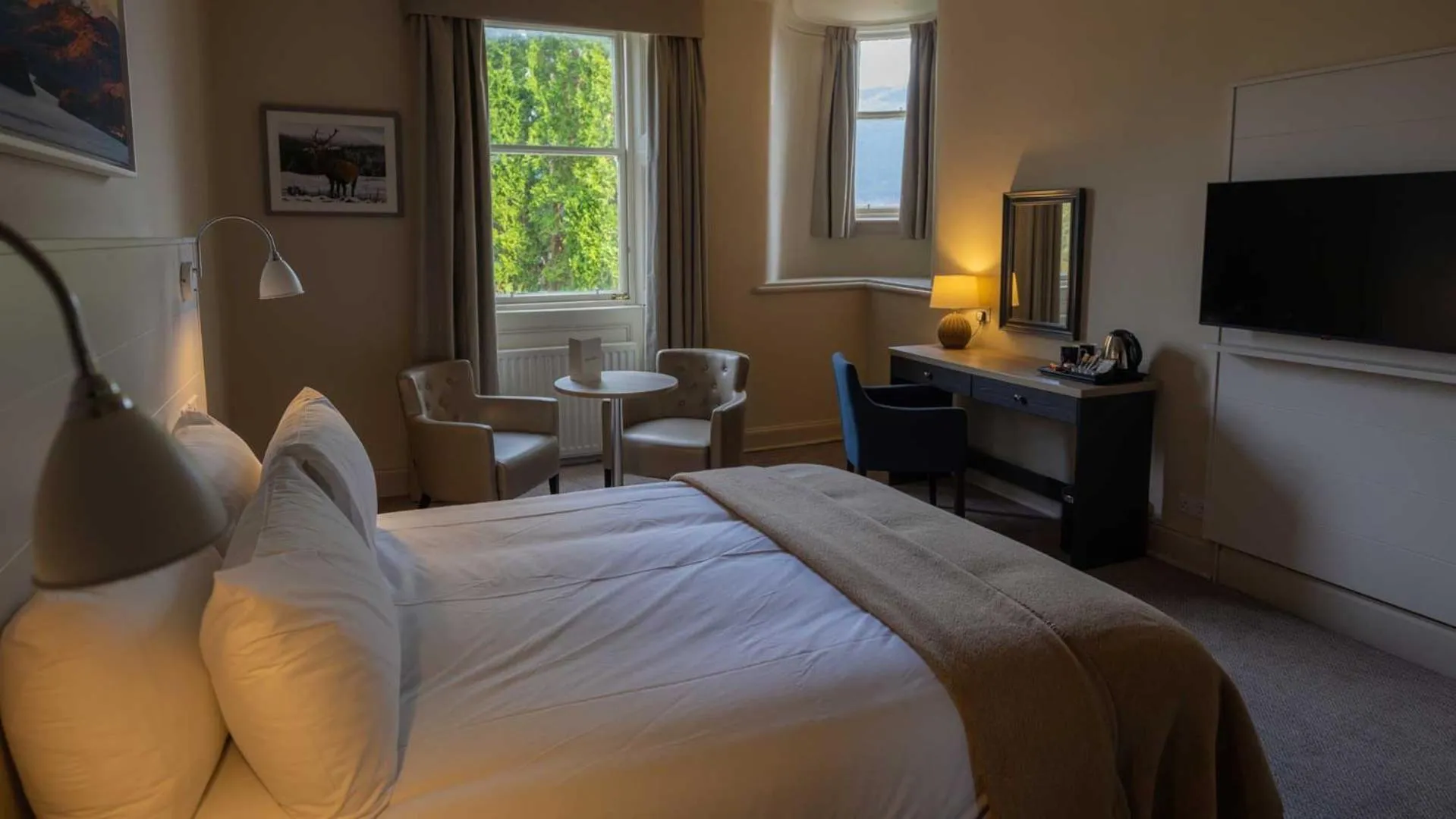 Bed in The Tarbet Hotel