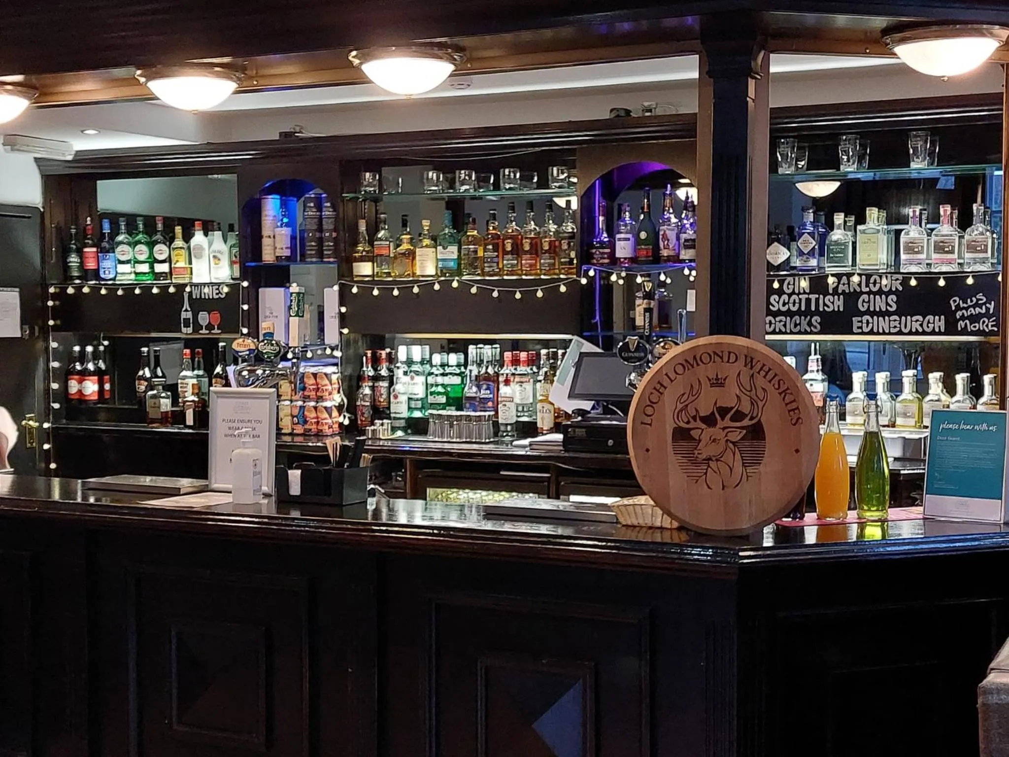 Lounge or bar in The Tarbet Hotel