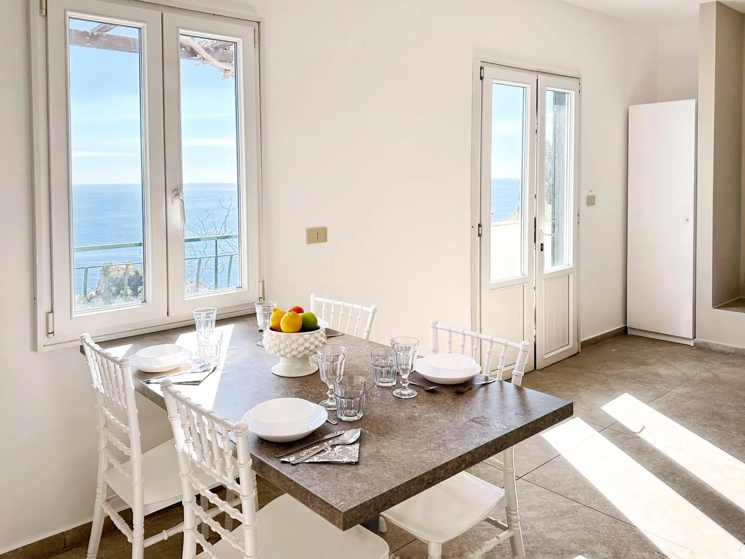 Dining area in Residence Terra Rossa Taormina