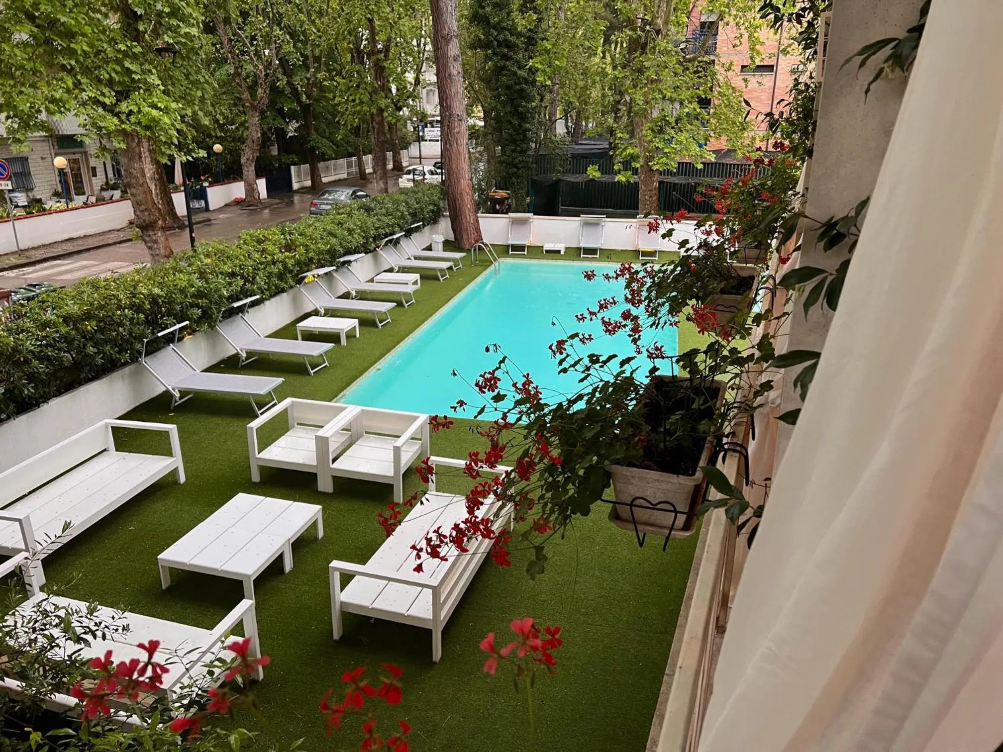 Swimming pool in Hotel Prestigio