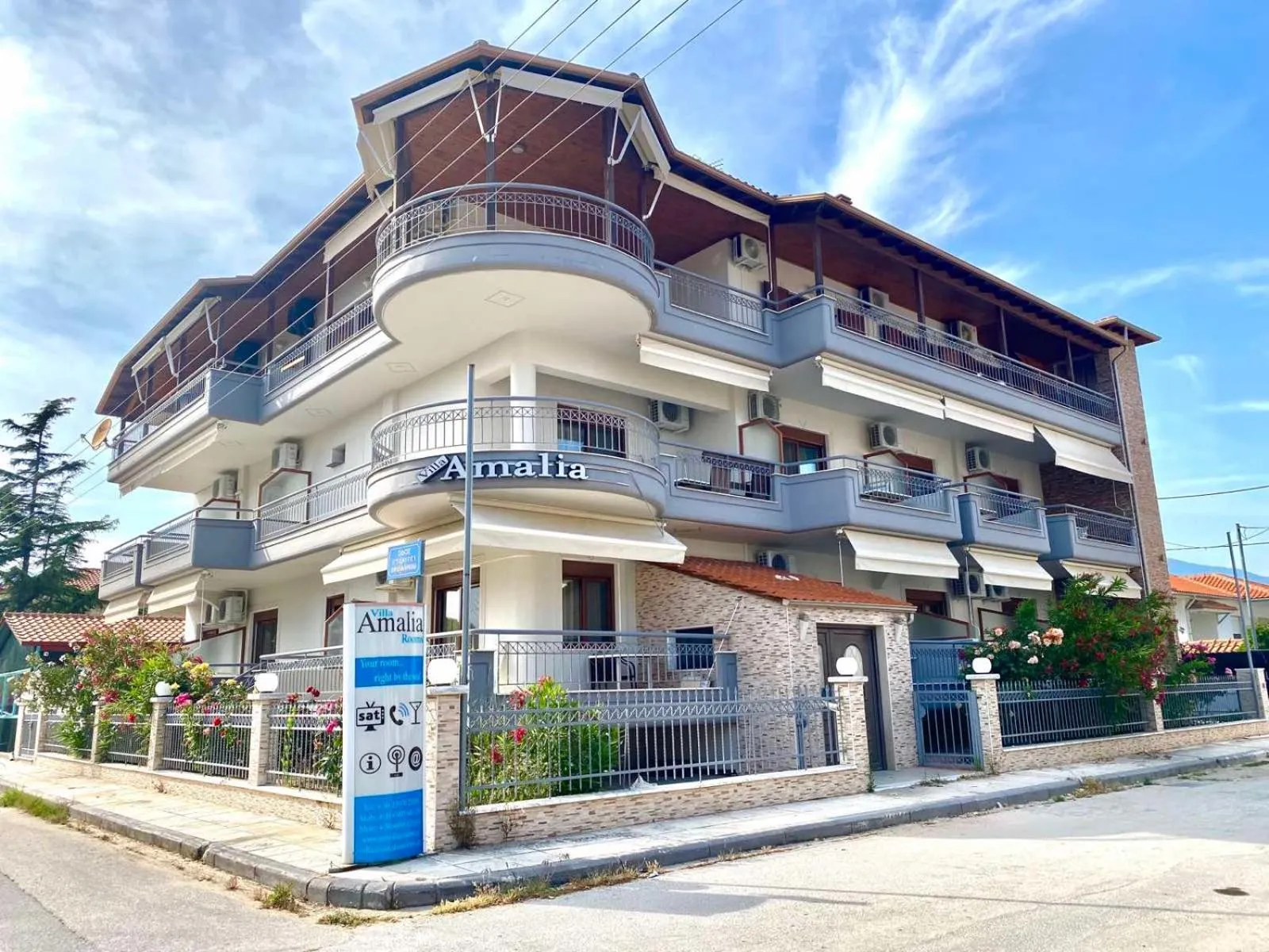 Property building in Villa Amalia Sun Beach