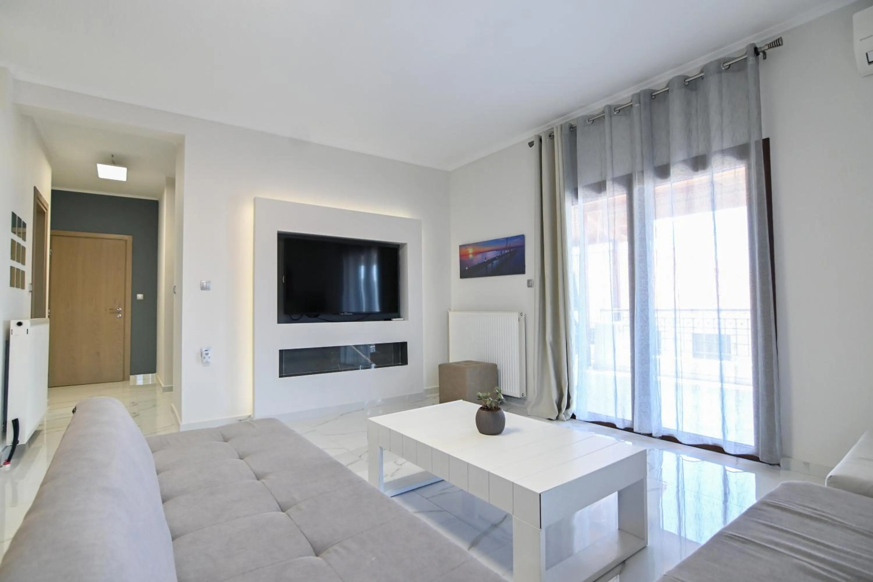 Communal lounge/ TV room in Villa Amalia Sun Beach