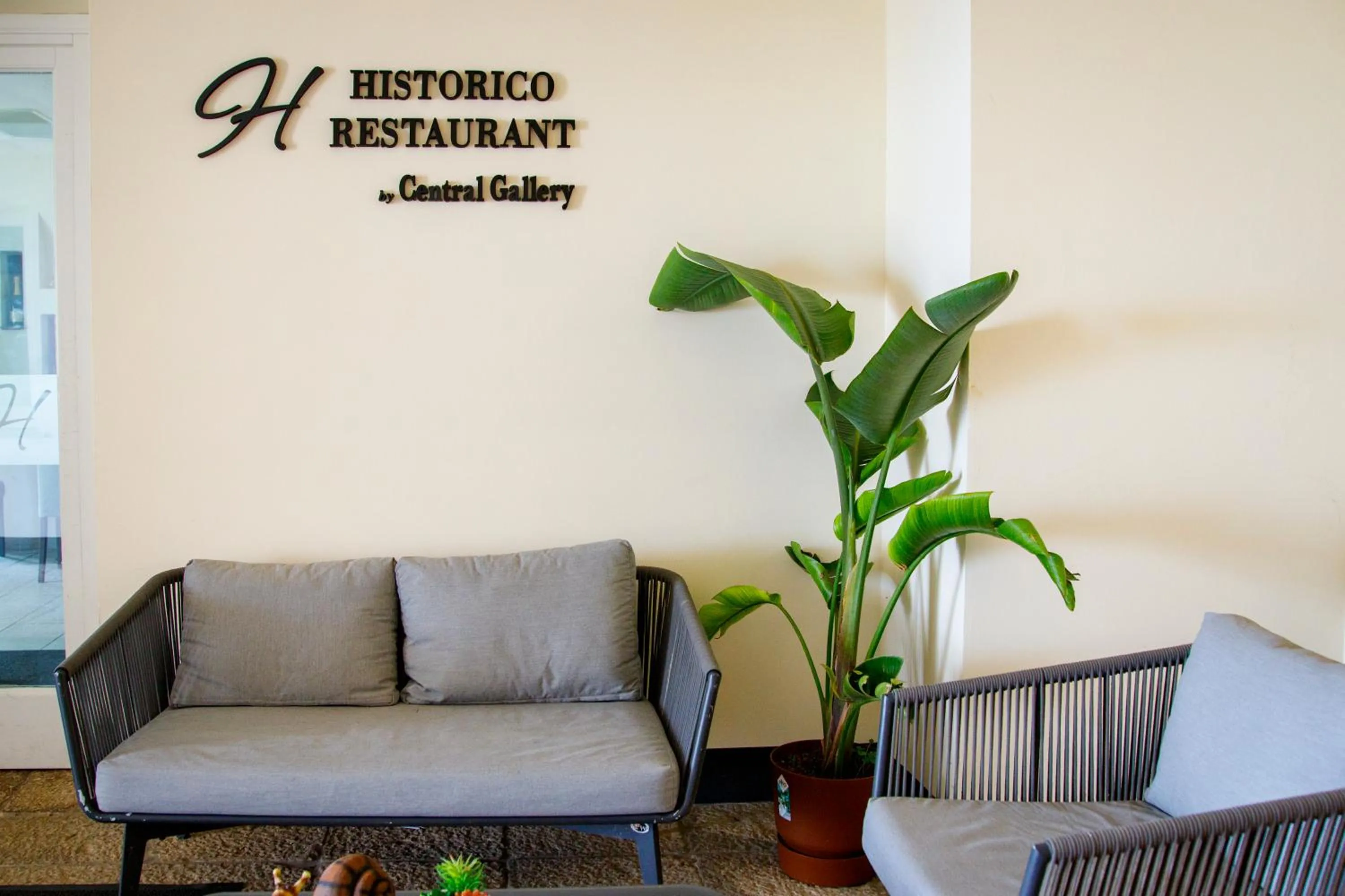 Restaurant/places to eat in Central Gallery Rooms- Palazzo D'Ali' Staiti XIX