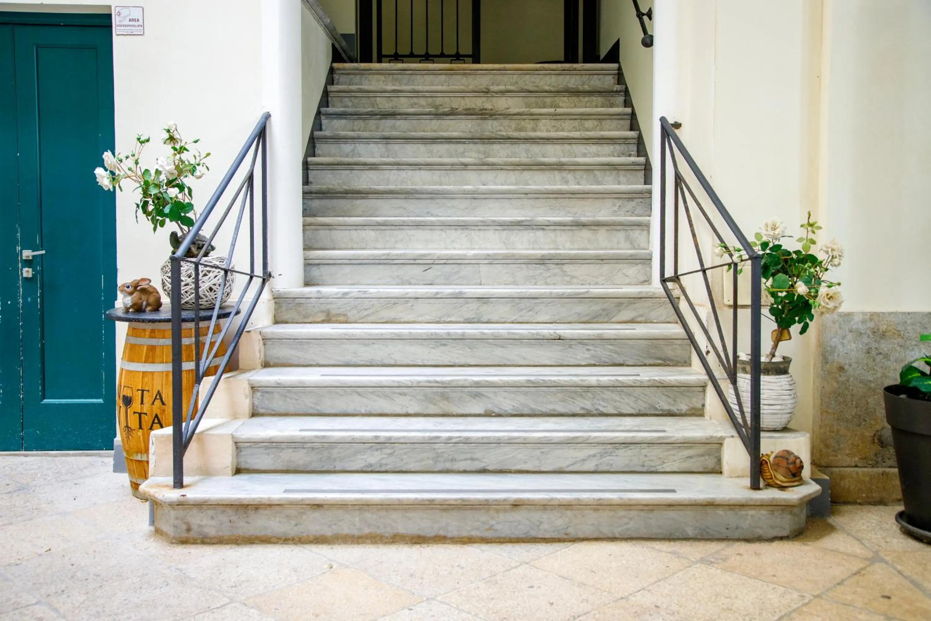 Patio in Central Gallery Rooms- Palazzo D'Ali' Staiti XIX