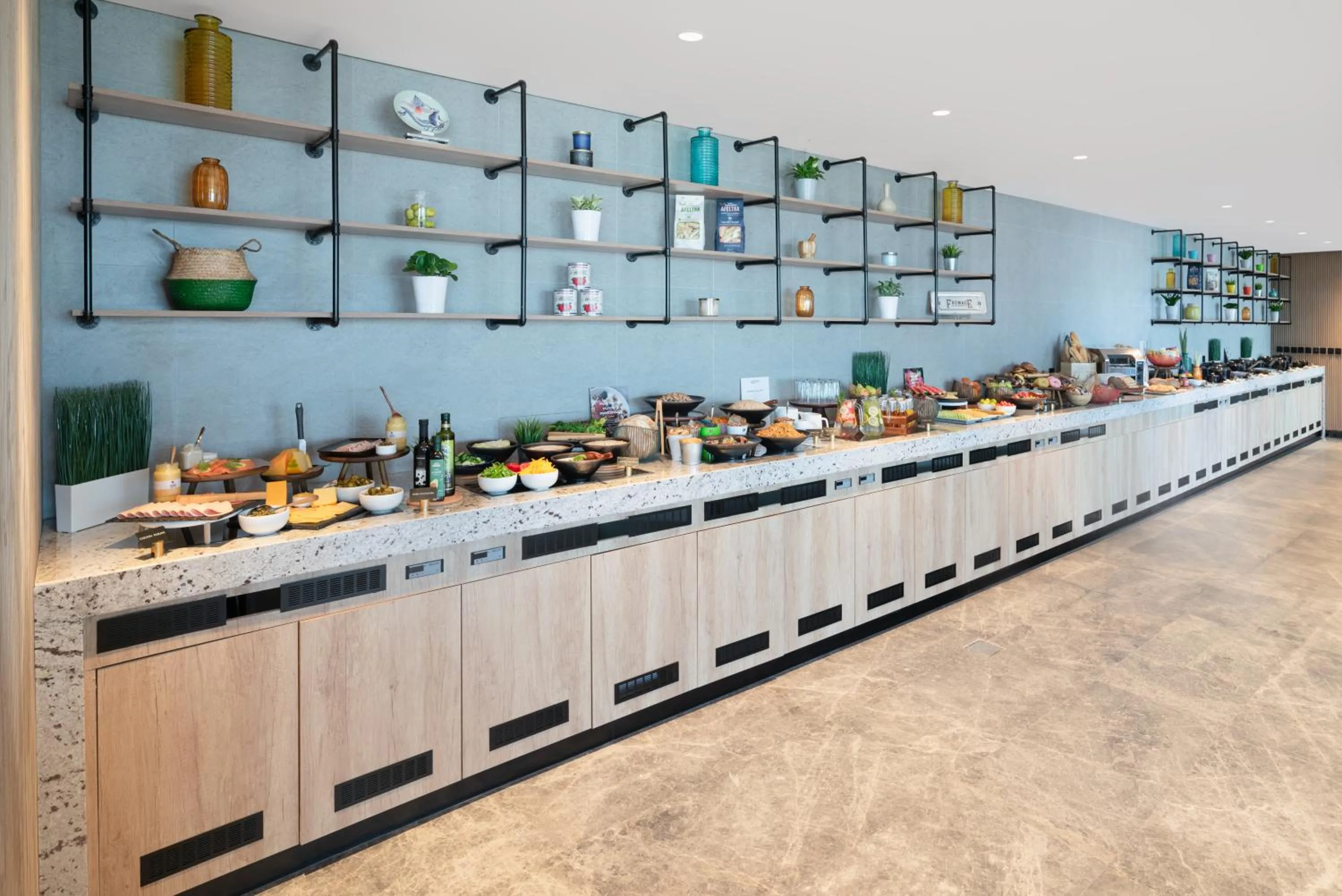 Food and drinks in Park Inn by Radisson Hotel & Apartments Kuwait