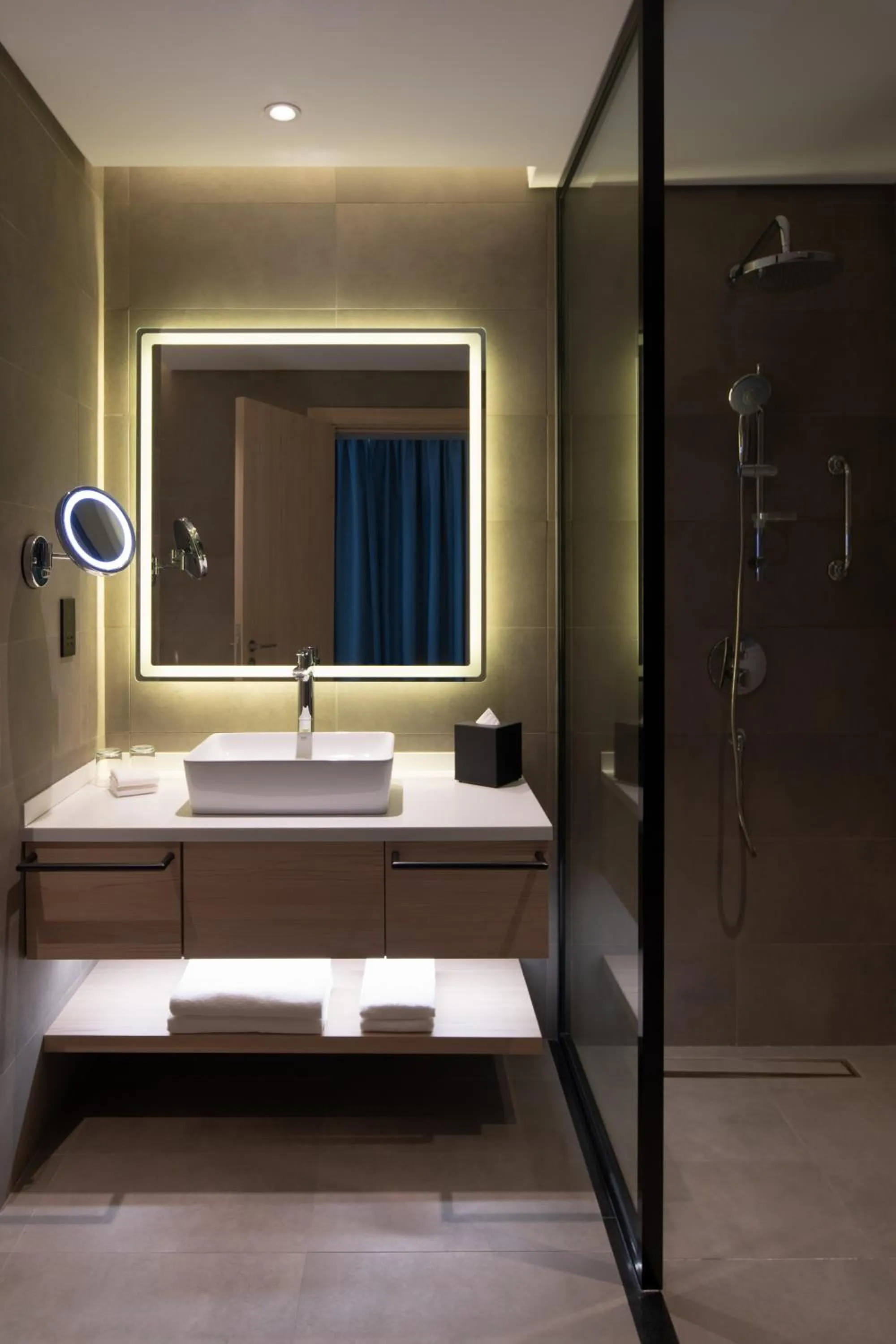 Bathroom, Bed in Park Inn by Radisson Hotel & Apartments Kuwait