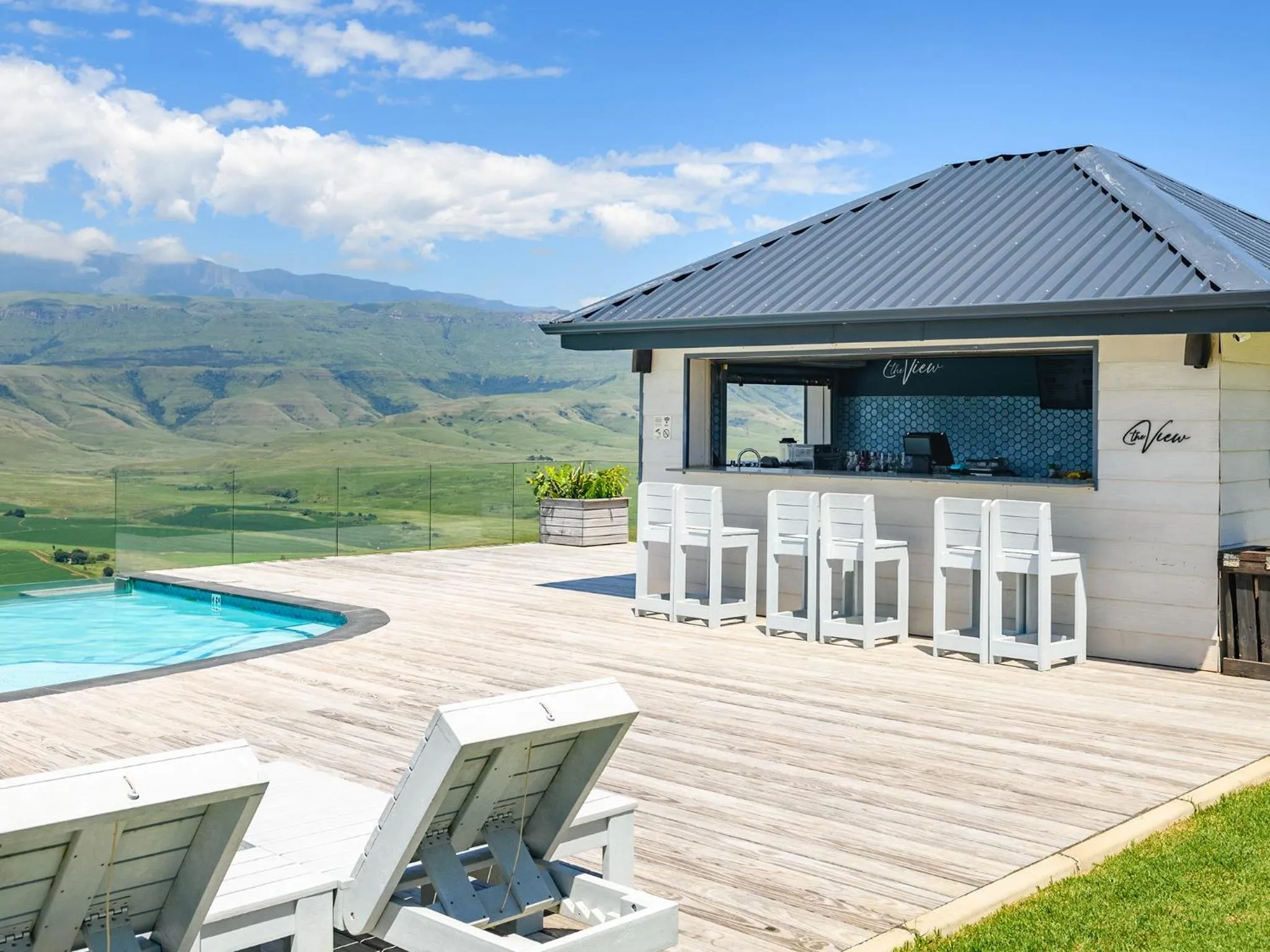Swimming pool in Cayley Mountain Resort