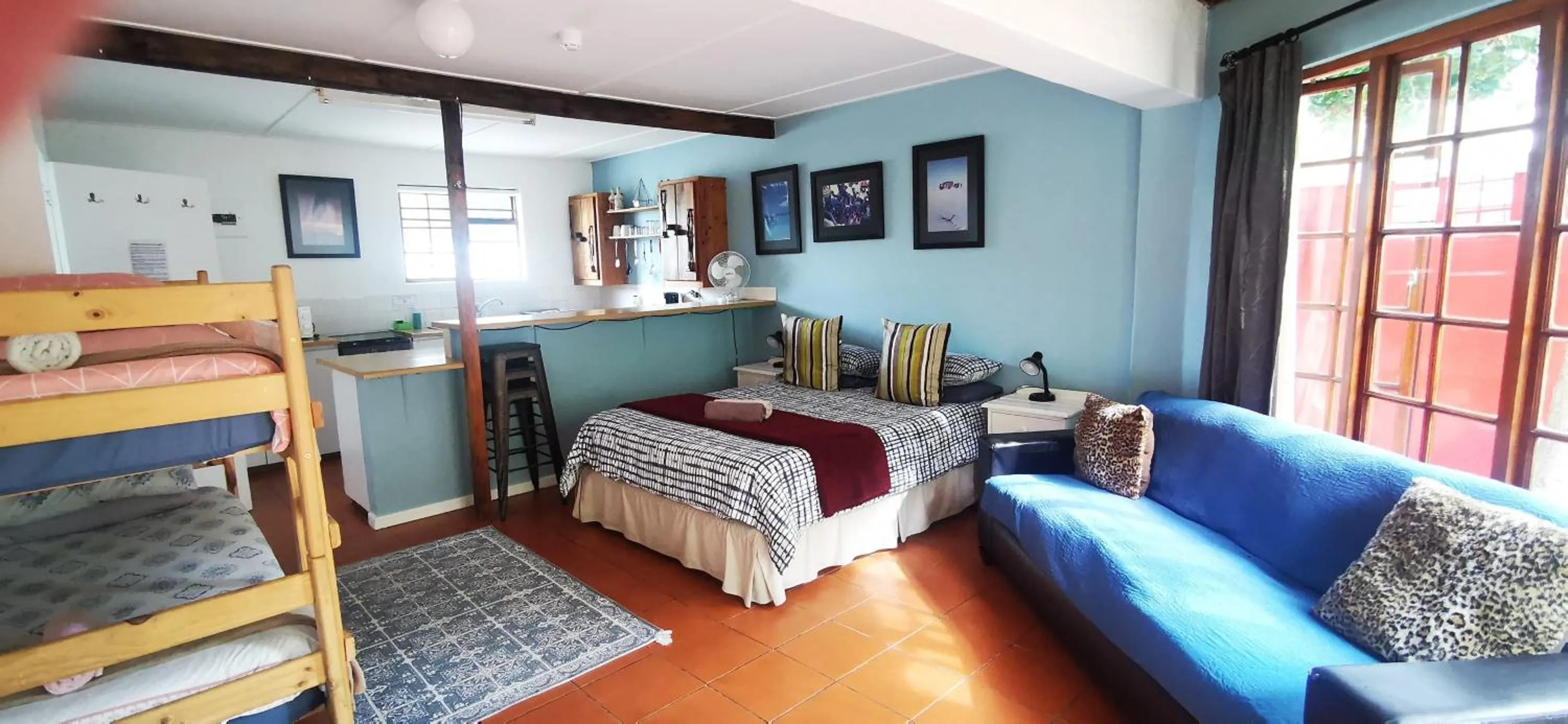 Bedroom, Bed in Hermanus Backpackers & Budget Accommodation