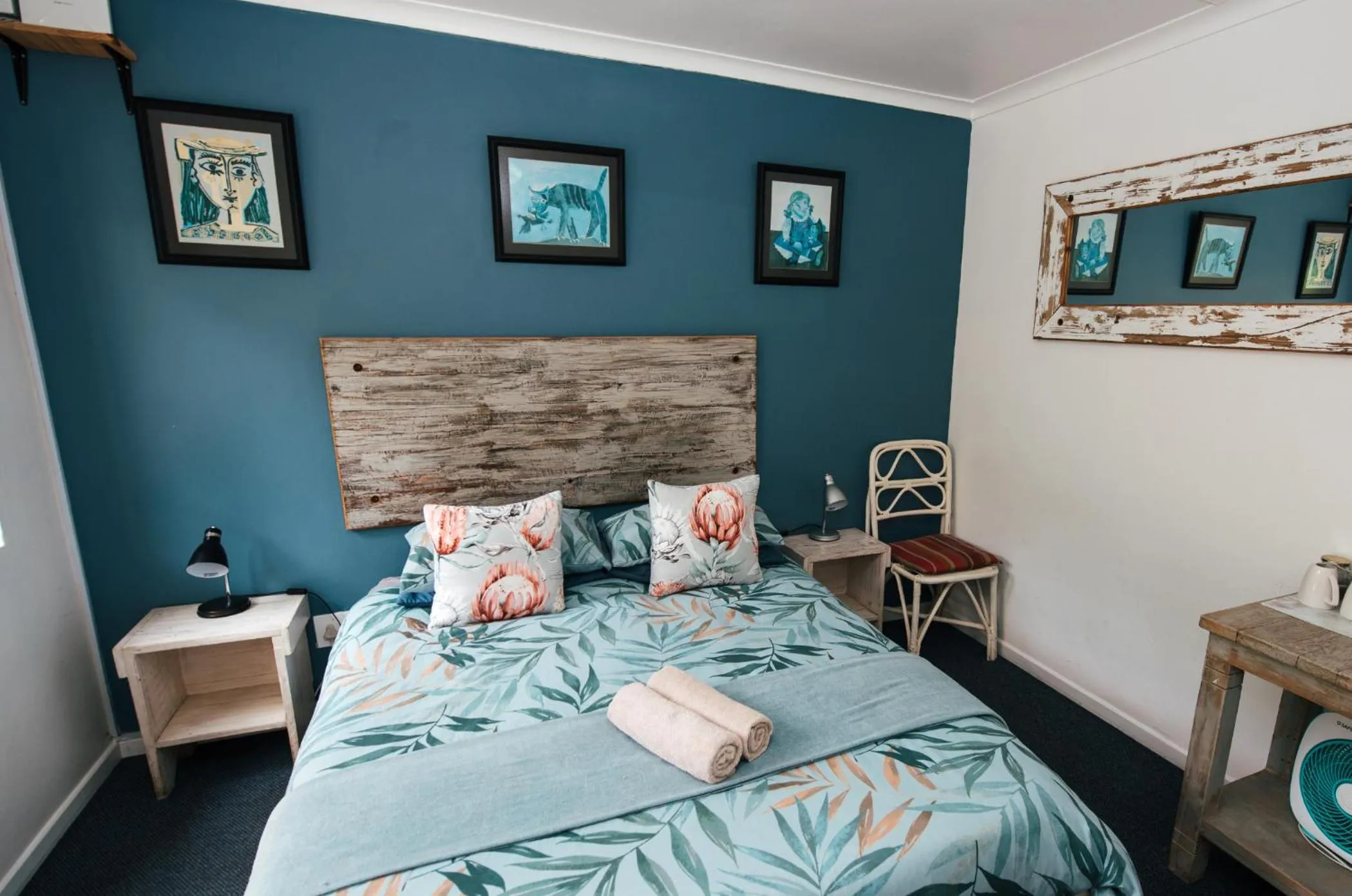 Bedroom, Bed in Hermanus Backpackers & Budget Accommodation
