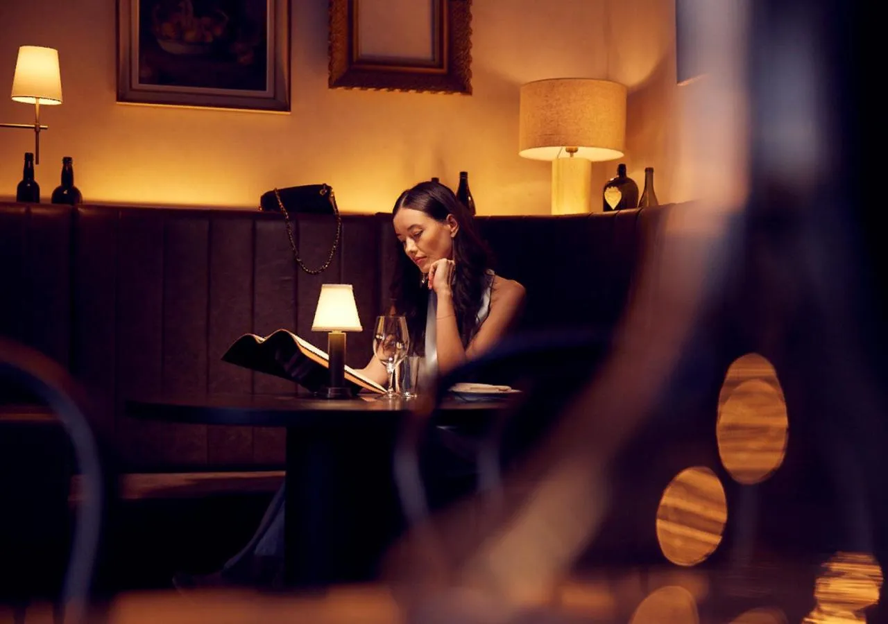 Dining area in Hotel Indigo Auckland by IHG