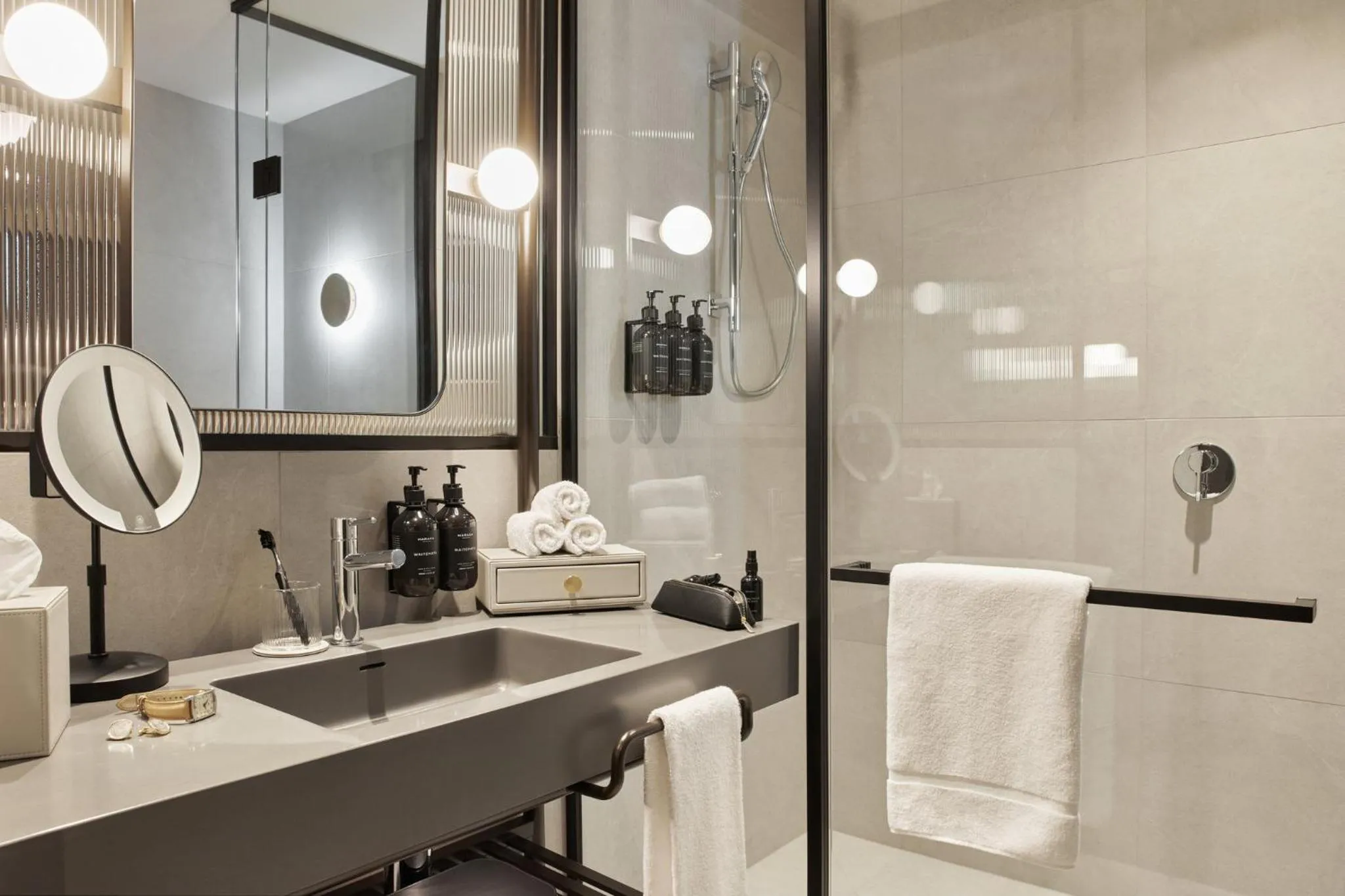 Shower in Hotel Indigo Auckland by IHG