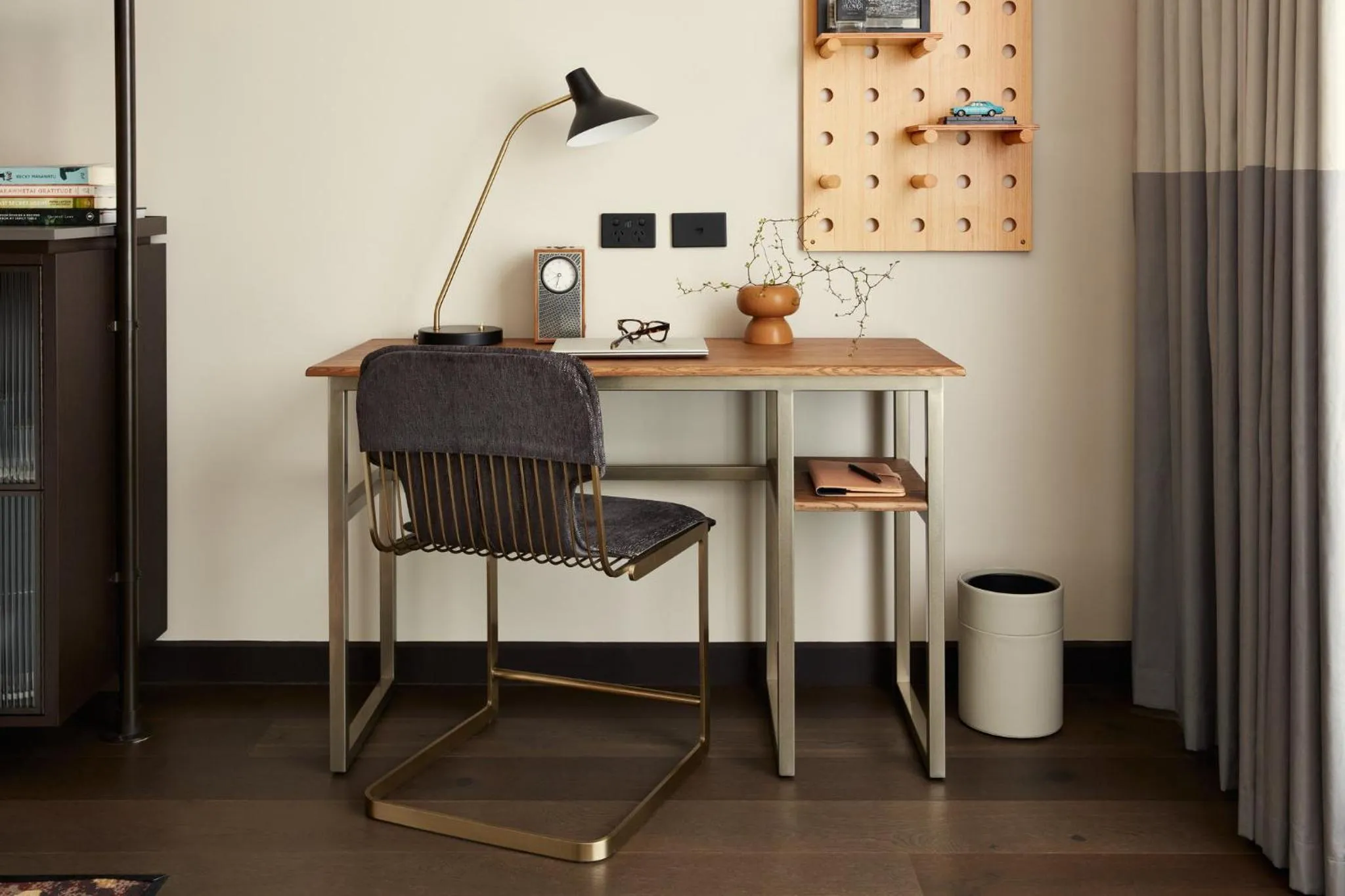 Photo of the whole room in Hotel Indigo Auckland by IHG