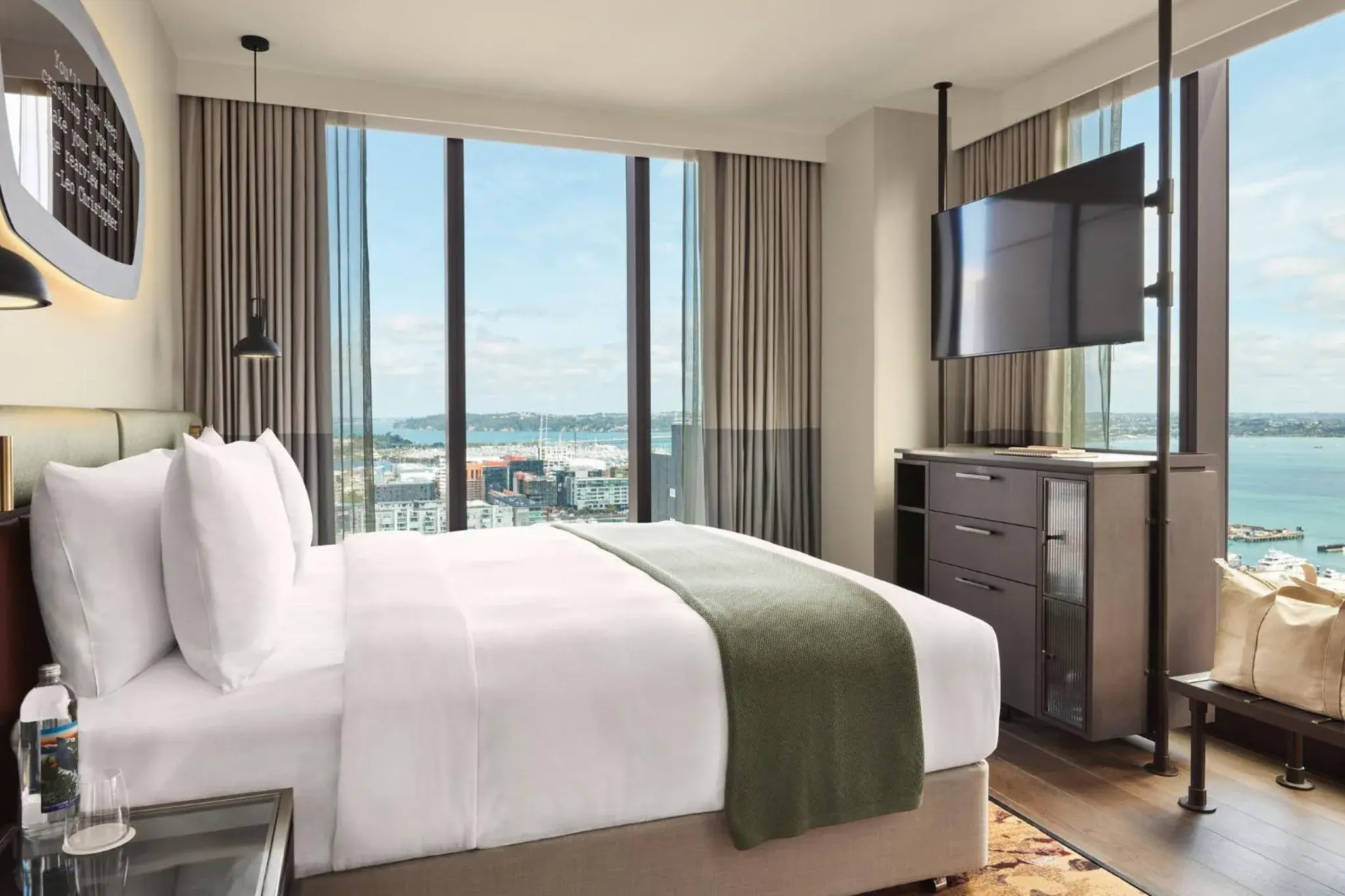 Standard Corner King Room with Harbor View in Hotel Indigo Auckland by IHG Standard Corner King Room with Harbor View in Hotel Indigo Auckland by IHG
