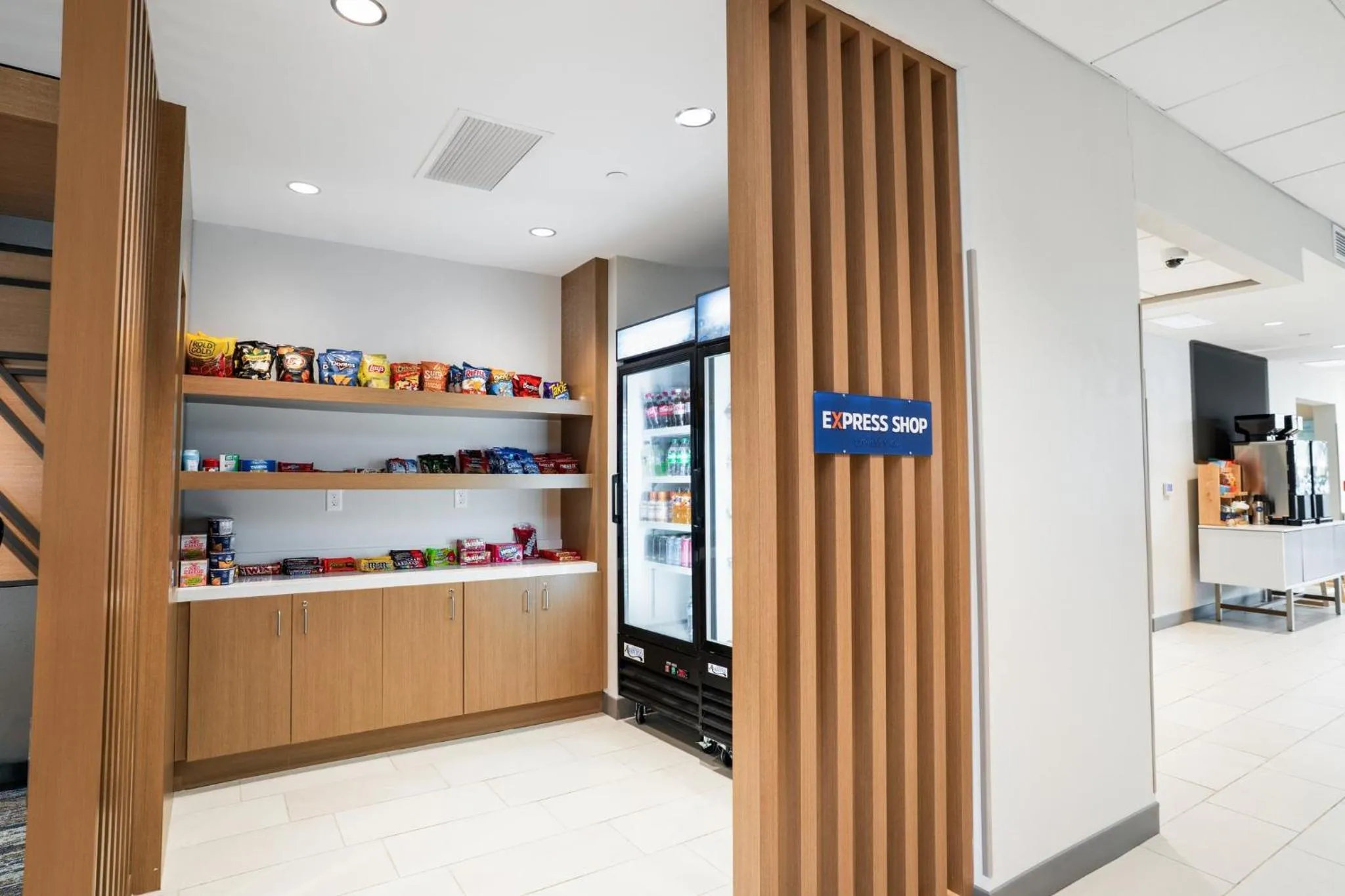 Lobby or reception in Holiday Inn Express & Suites Cedar Rapids NE - Marion by IHG