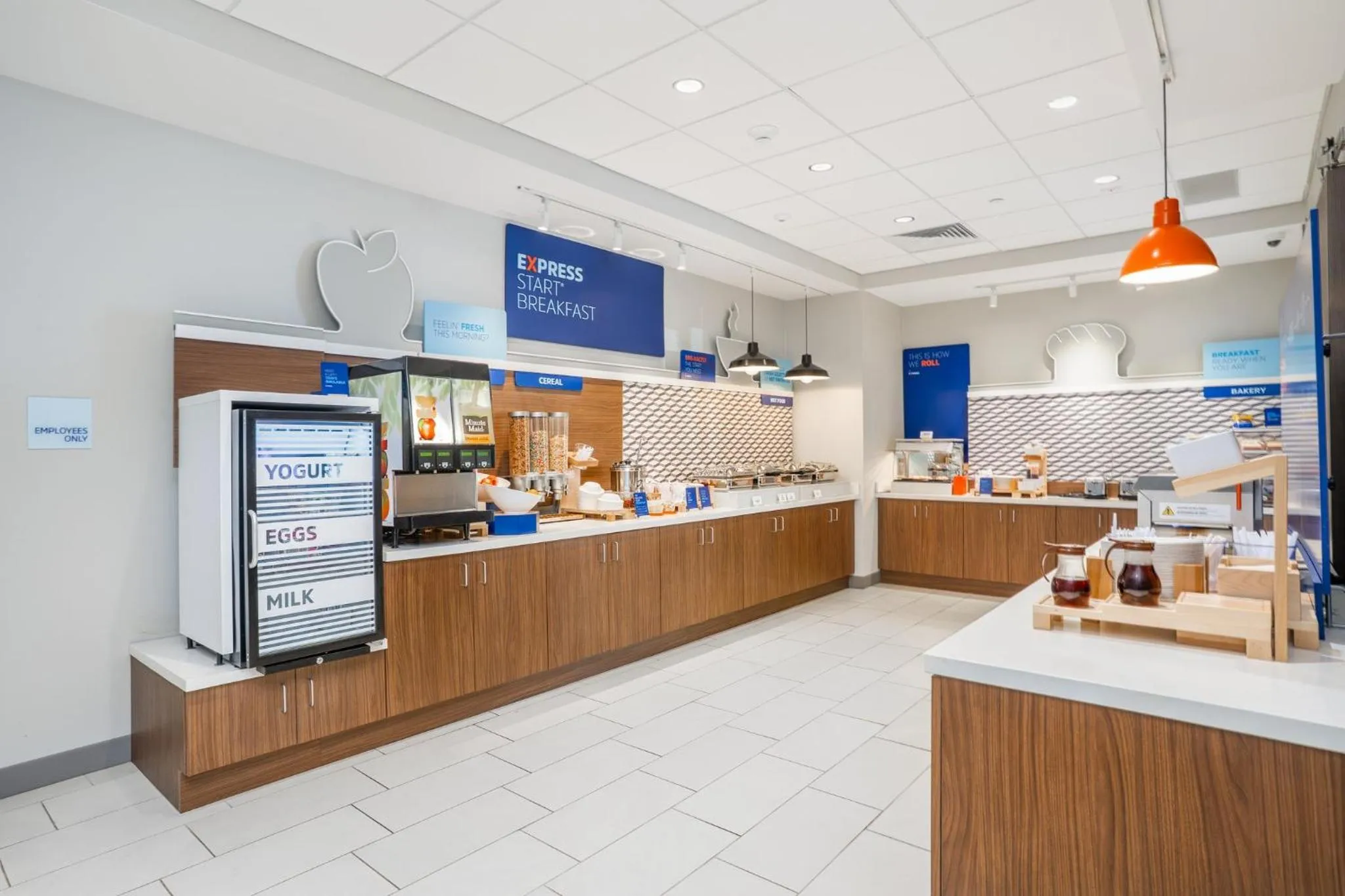 Breakfast in Holiday Inn Express & Suites Cedar Rapids NE - Marion by IHG