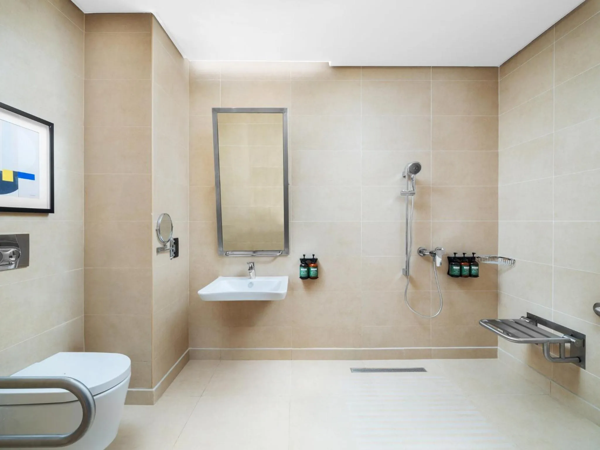 Photo of the whole room in voco Jeddah Gate by IHG