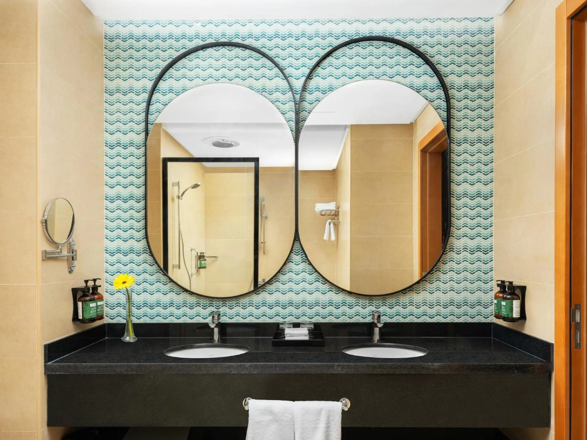 Photo of the whole room in voco Jeddah Gate by IHG