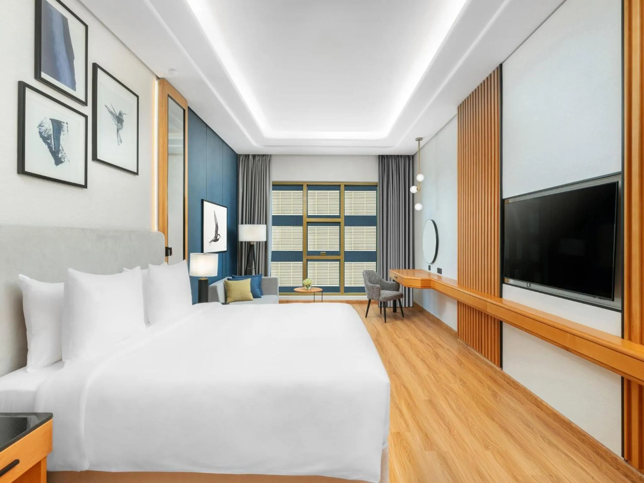 Photo of the whole room, Bed in voco Jeddah Gate by IHG