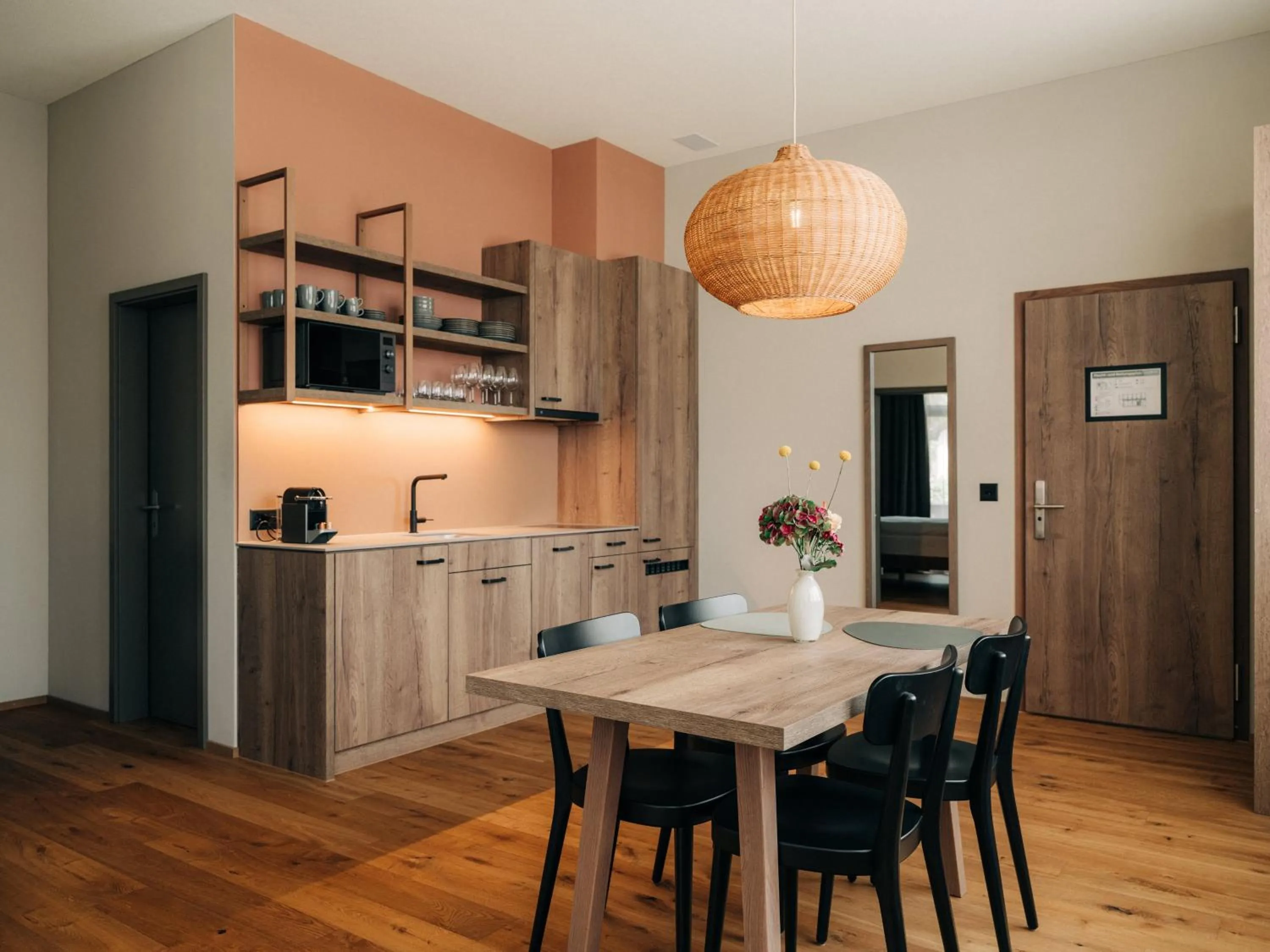 Dining area in KURVE Apartments & Lounge