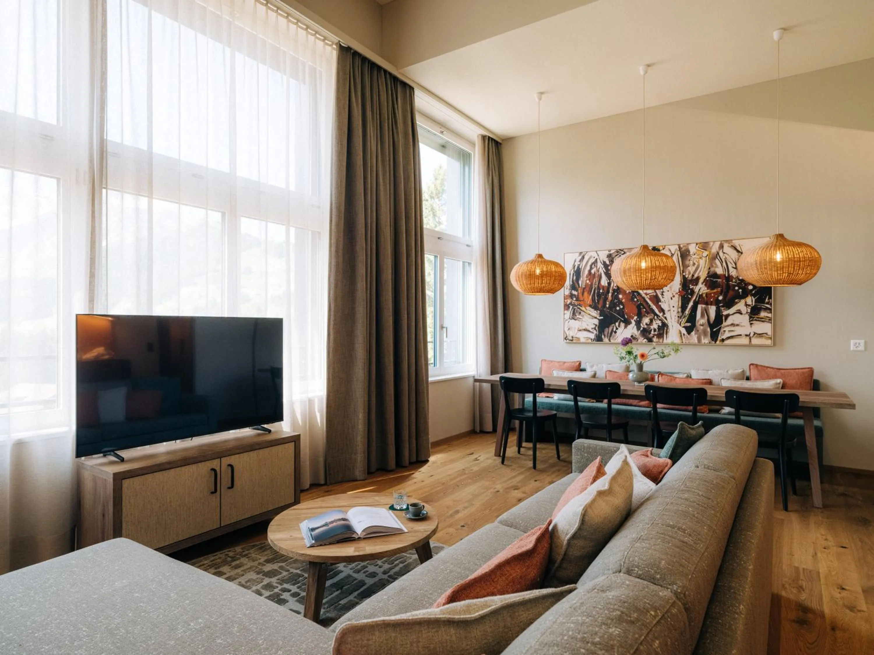 TV and multimedia in KURVE Apartments & Lounge