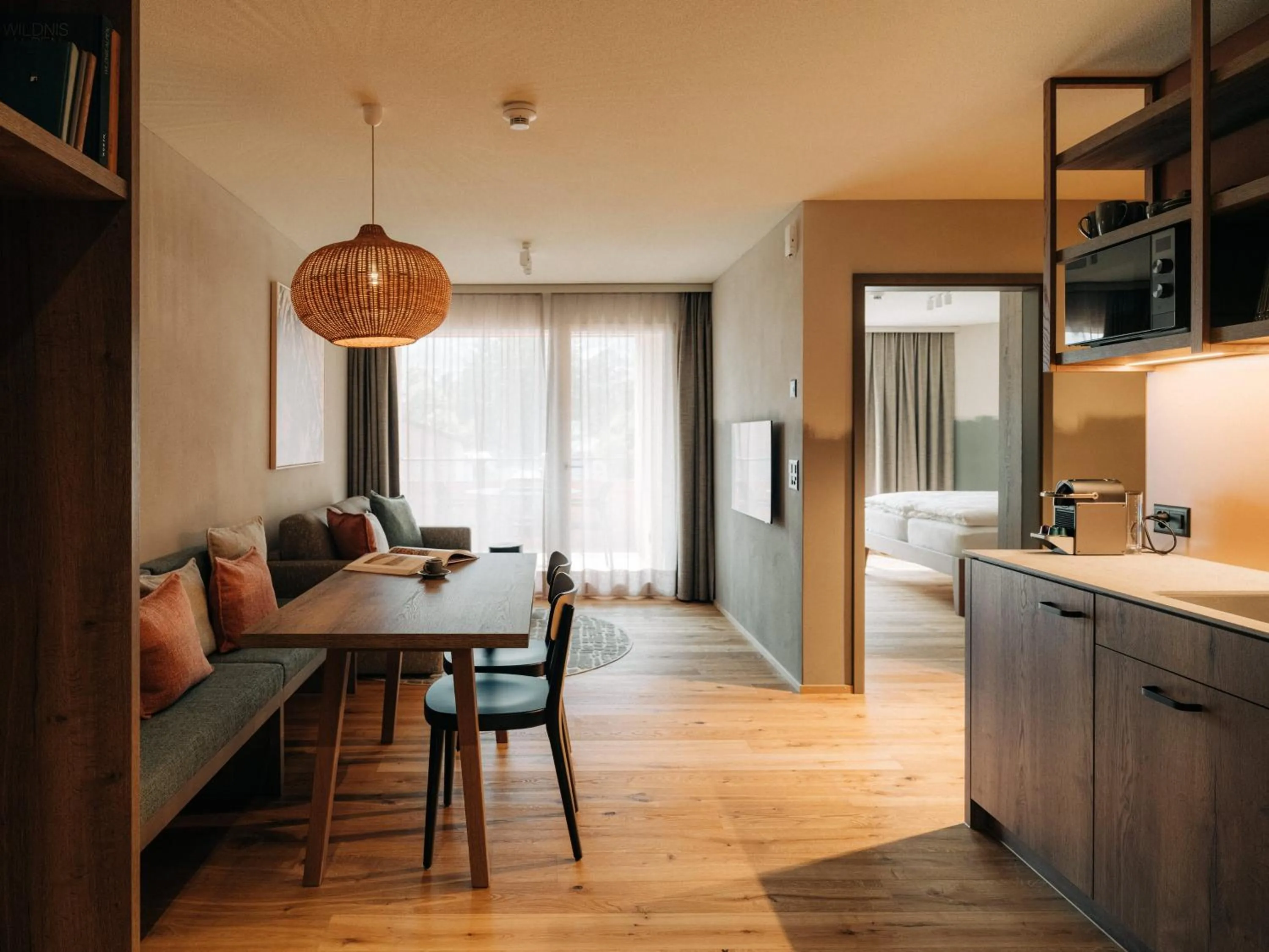 TV and multimedia in KURVE Apartments & Lounge