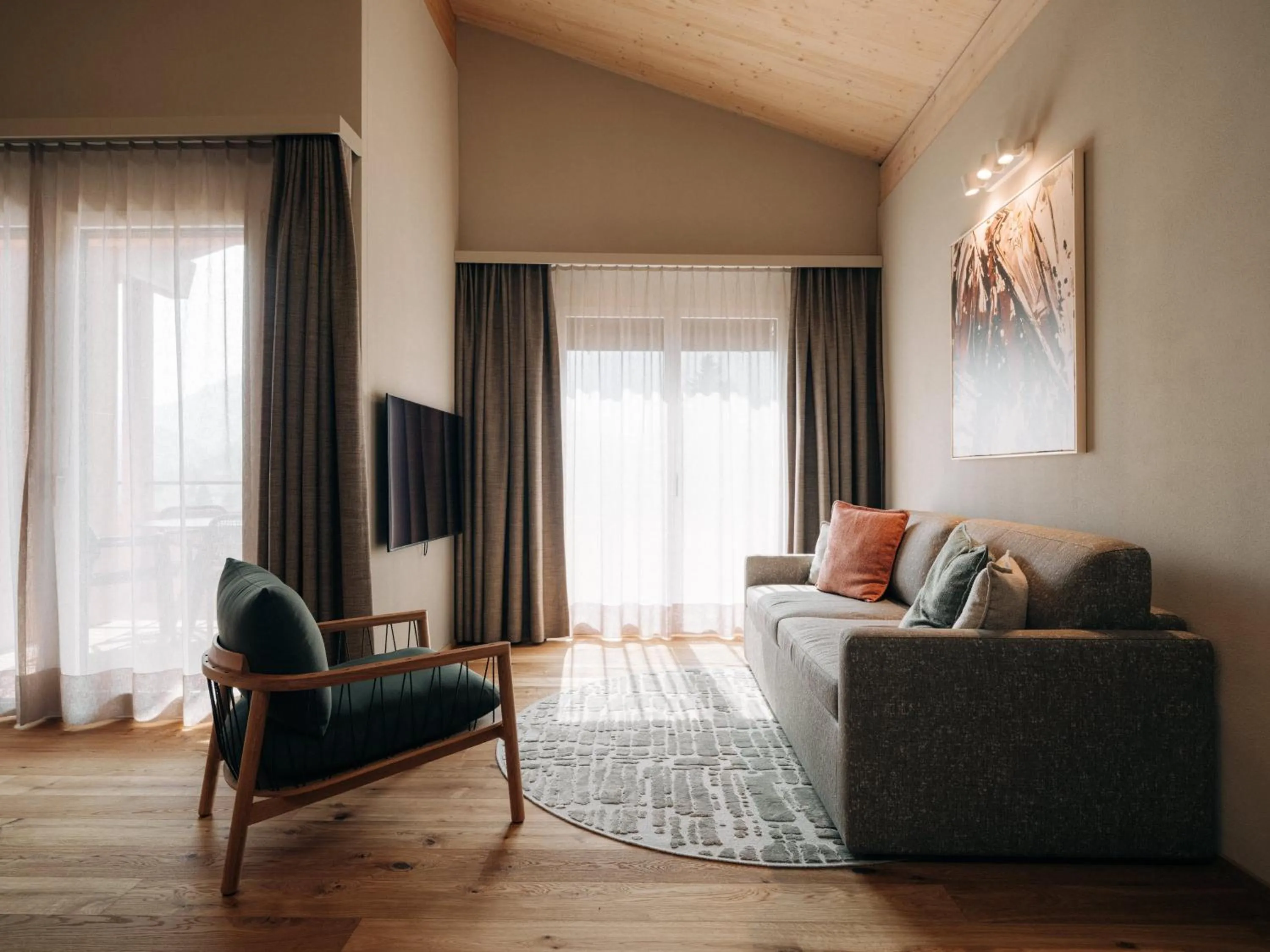 TV and multimedia in KURVE Apartments & Lounge