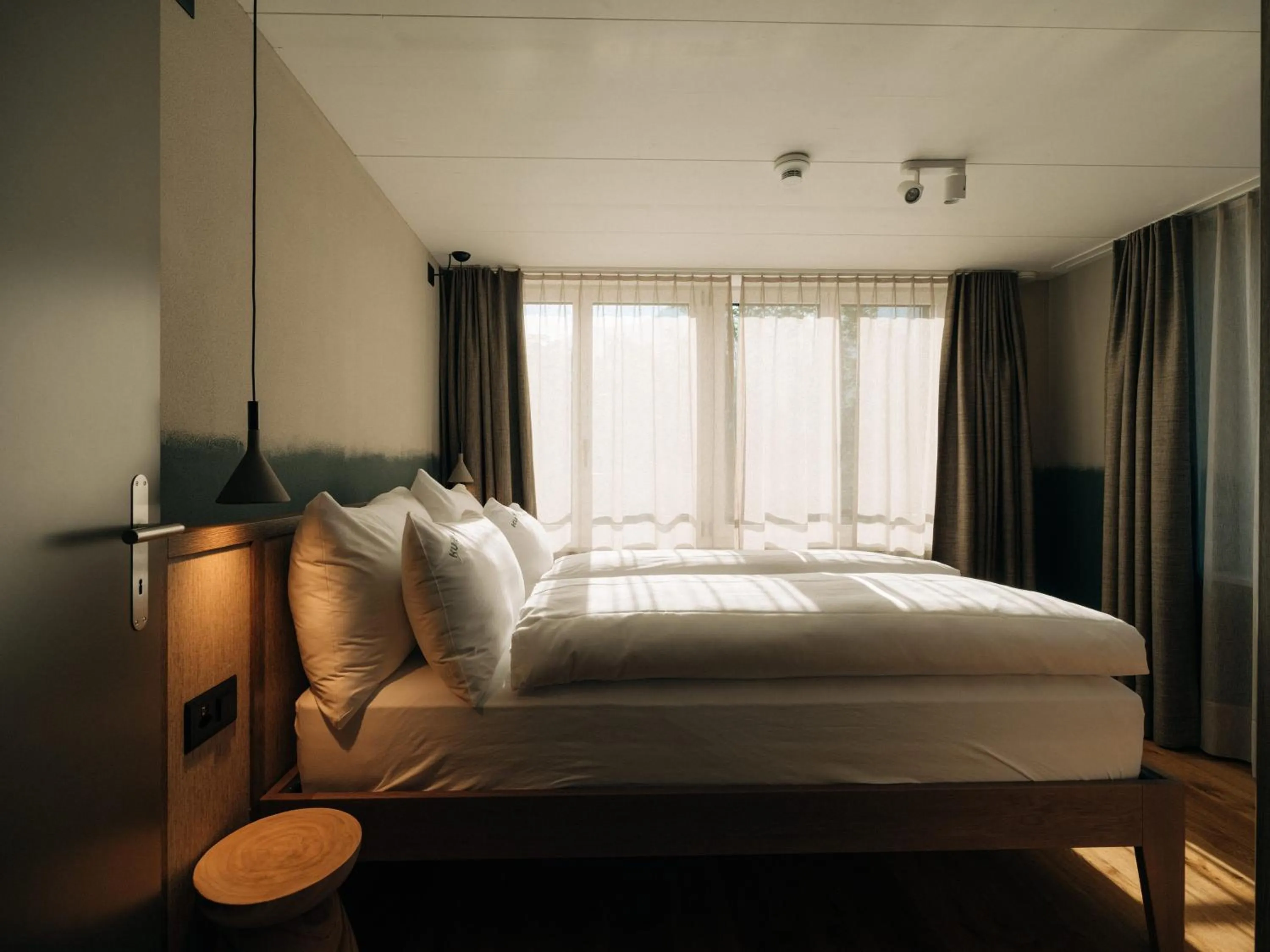 Bed in KURVE Apartments & Lounge