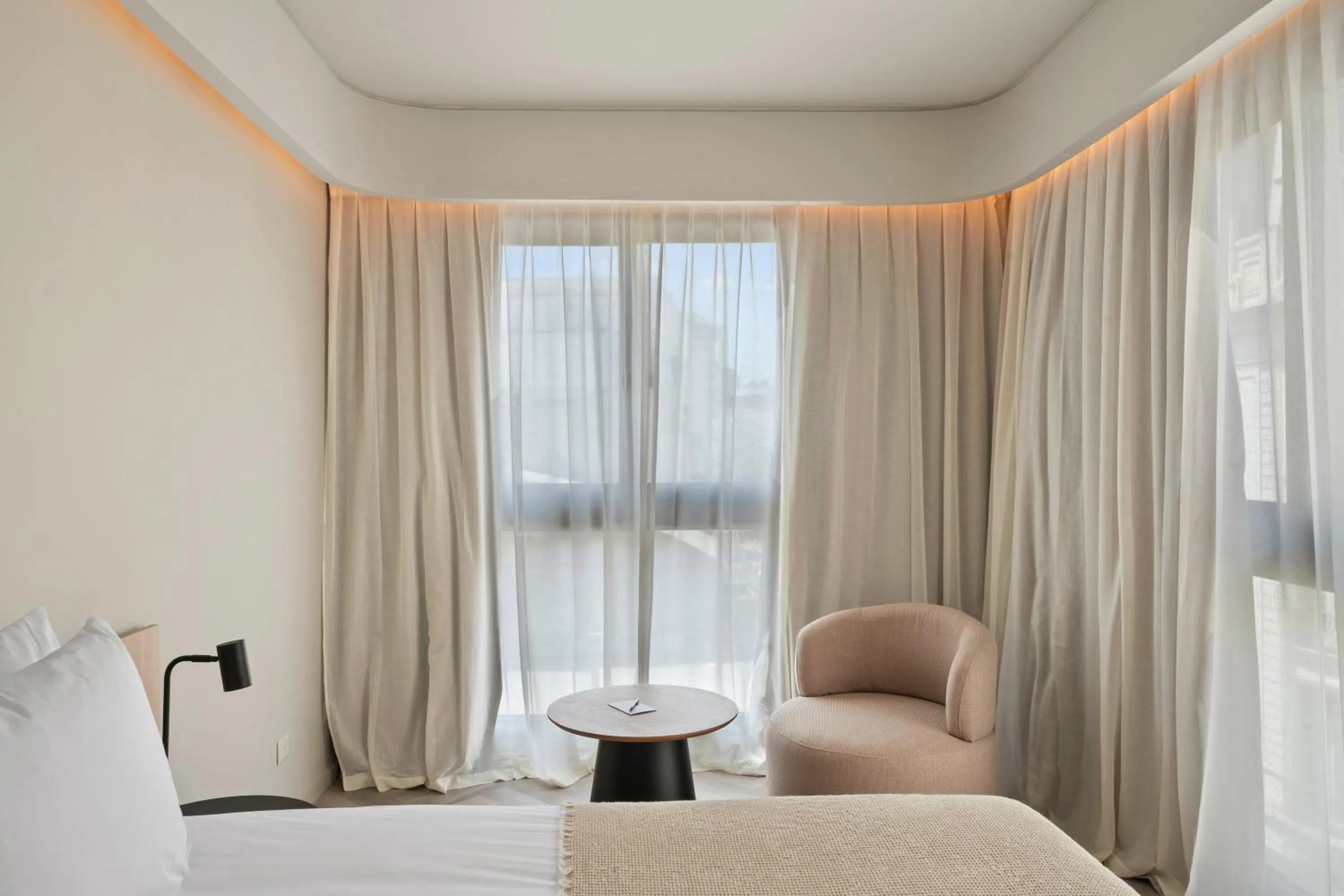 Photo of the whole room, Bed in Vilon Recoleta Hotel