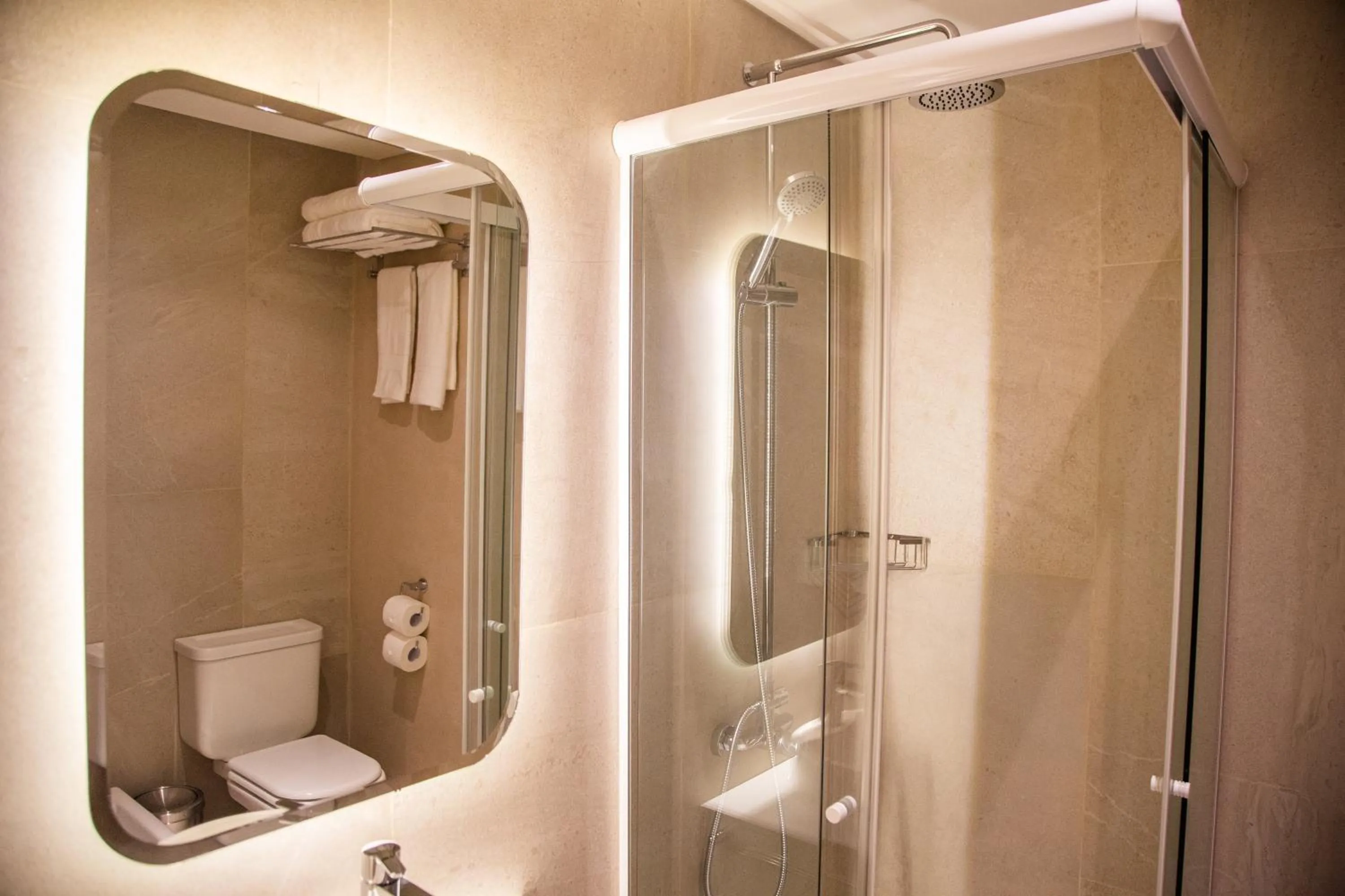 Bathroom in Vilon Recoleta Hotel