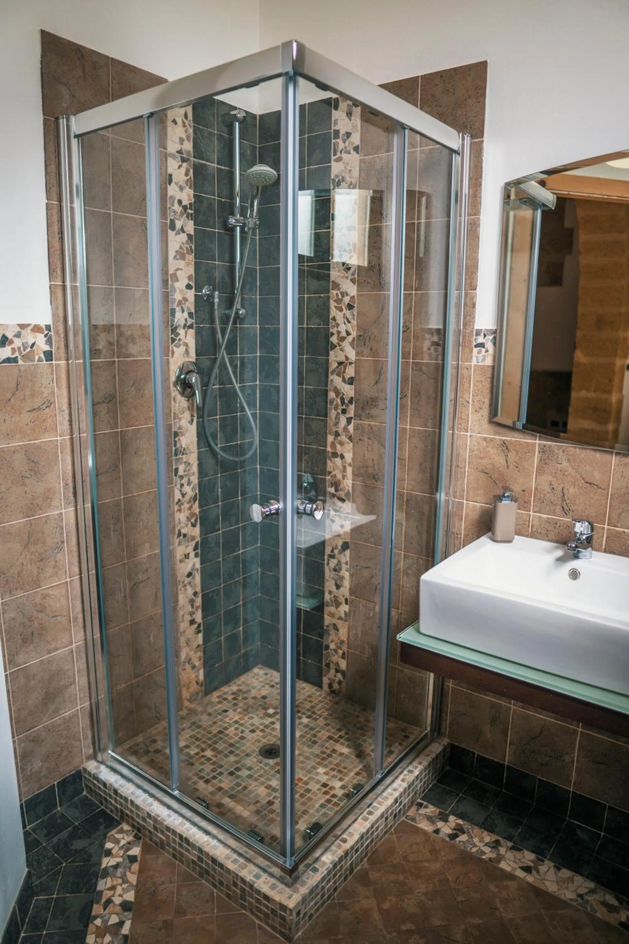 Shower in Villa La Lumia B&B Suites & Apartments