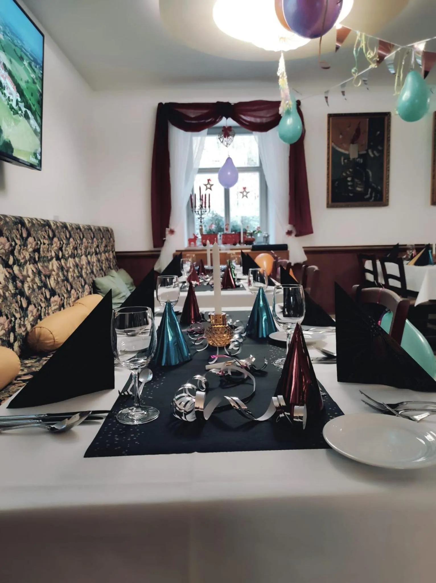 Restaurant/places to eat in Parkhotel Forest