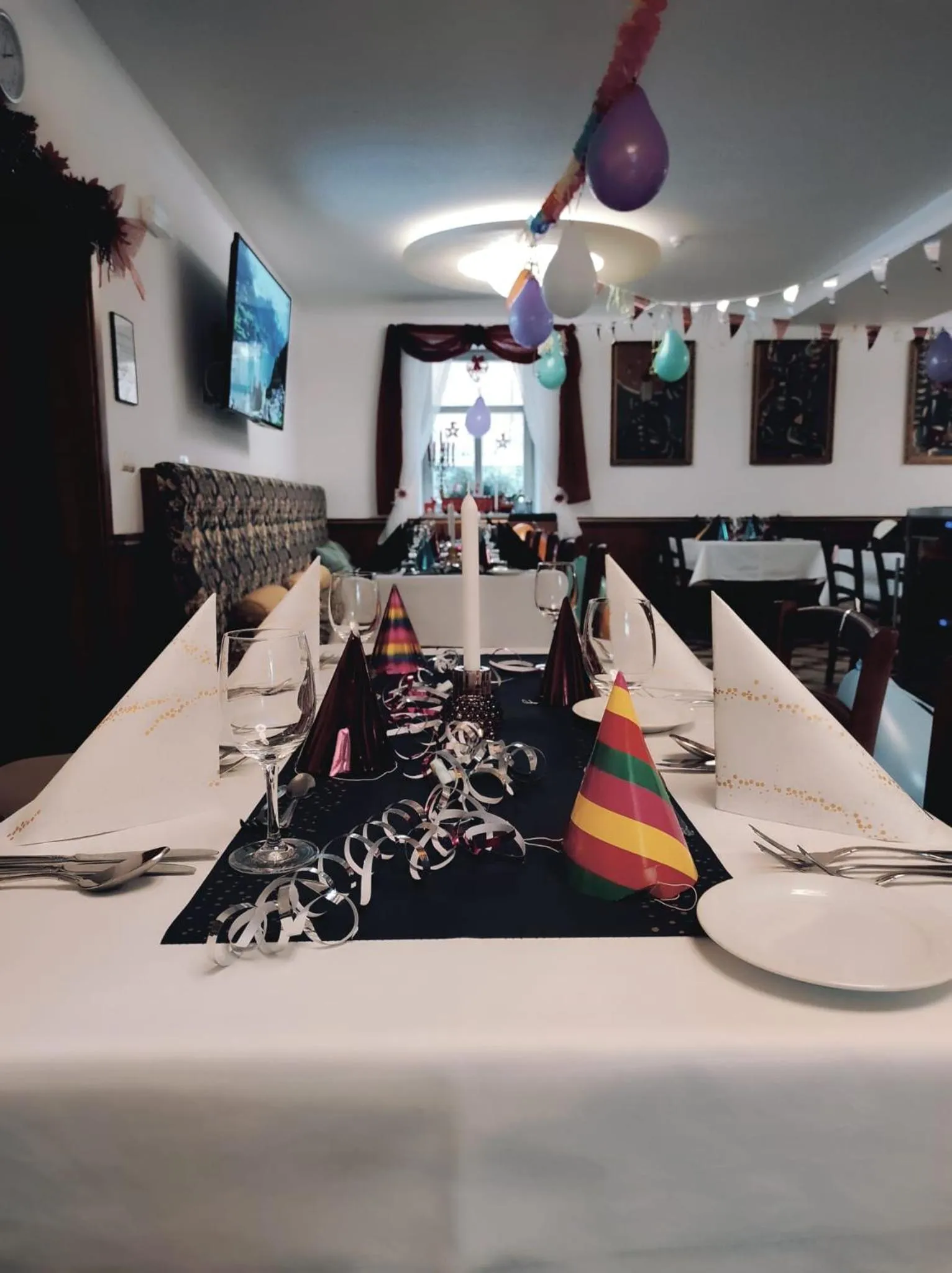 Restaurant/places to eat in Parkhotel Forest