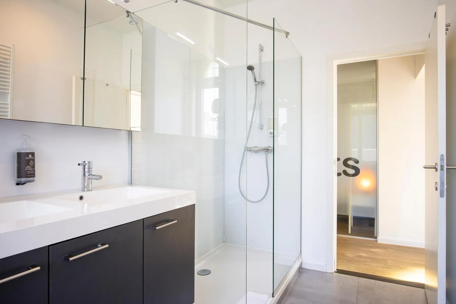 Shower in Smartflats - Meir Antwerp