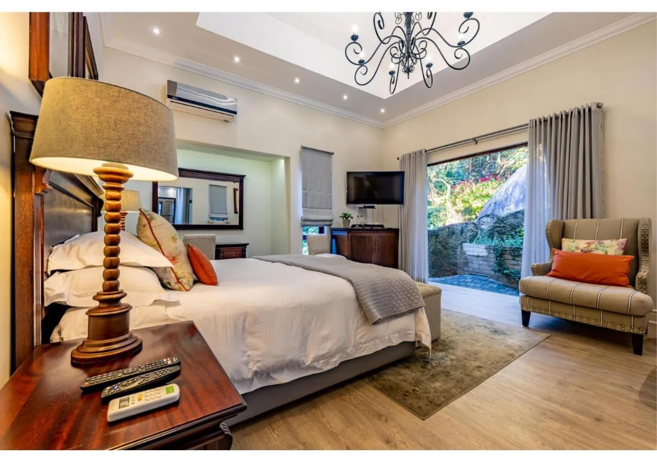 Bed in Sheppard Boutique Hotel